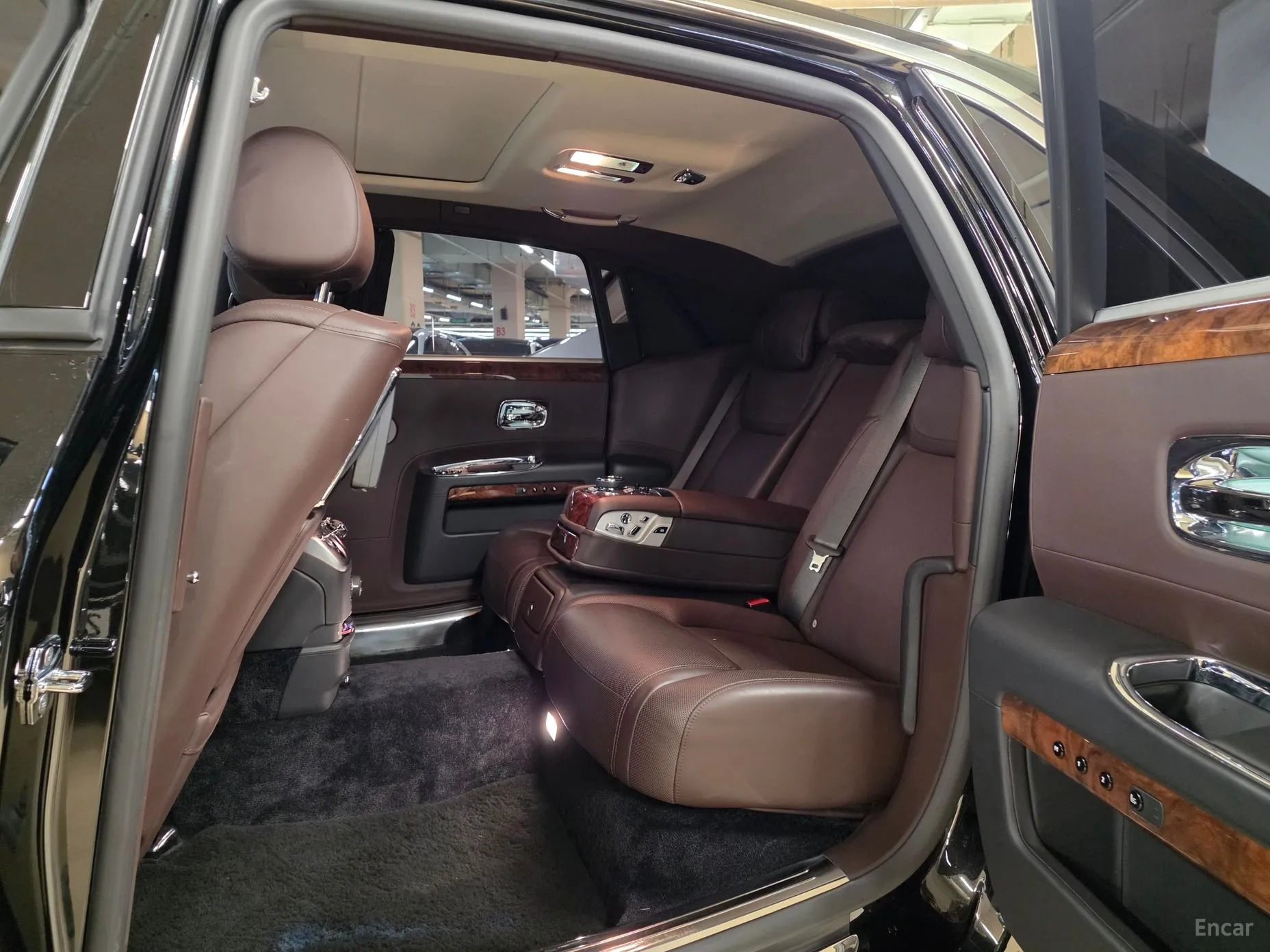 Rolls-Royce Ghost превью 6