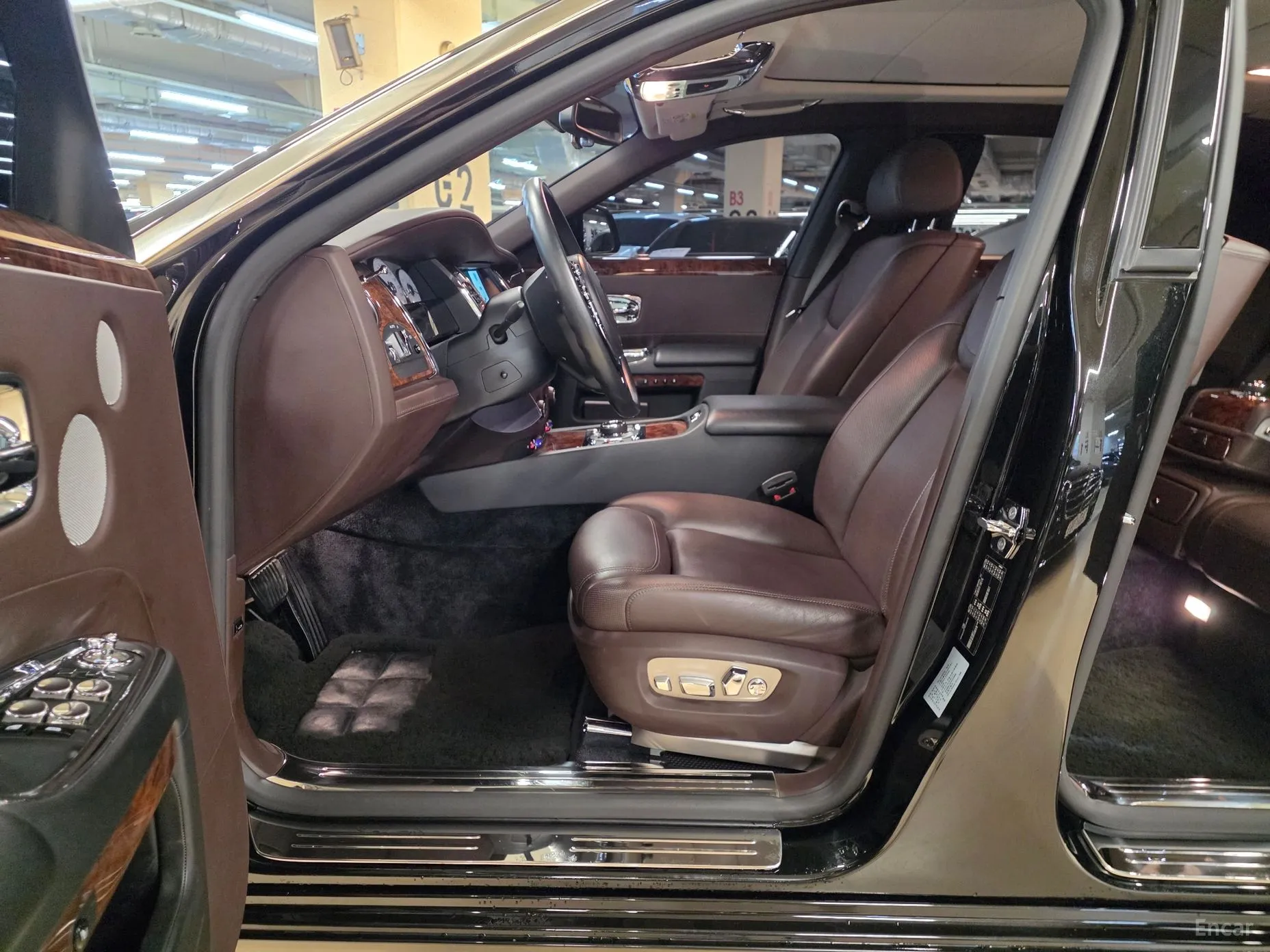 Rolls-Royce Ghost превью 8