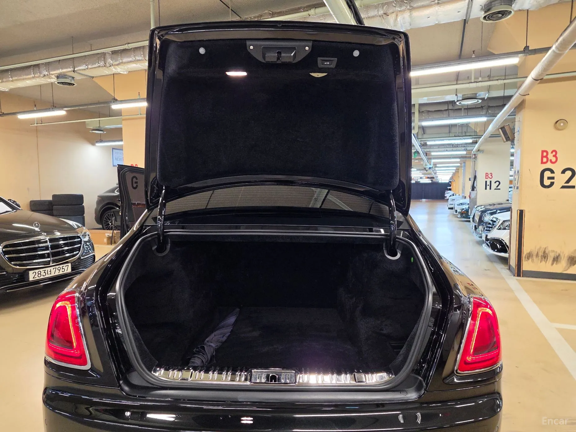 Rolls-Royce Ghost превью 9