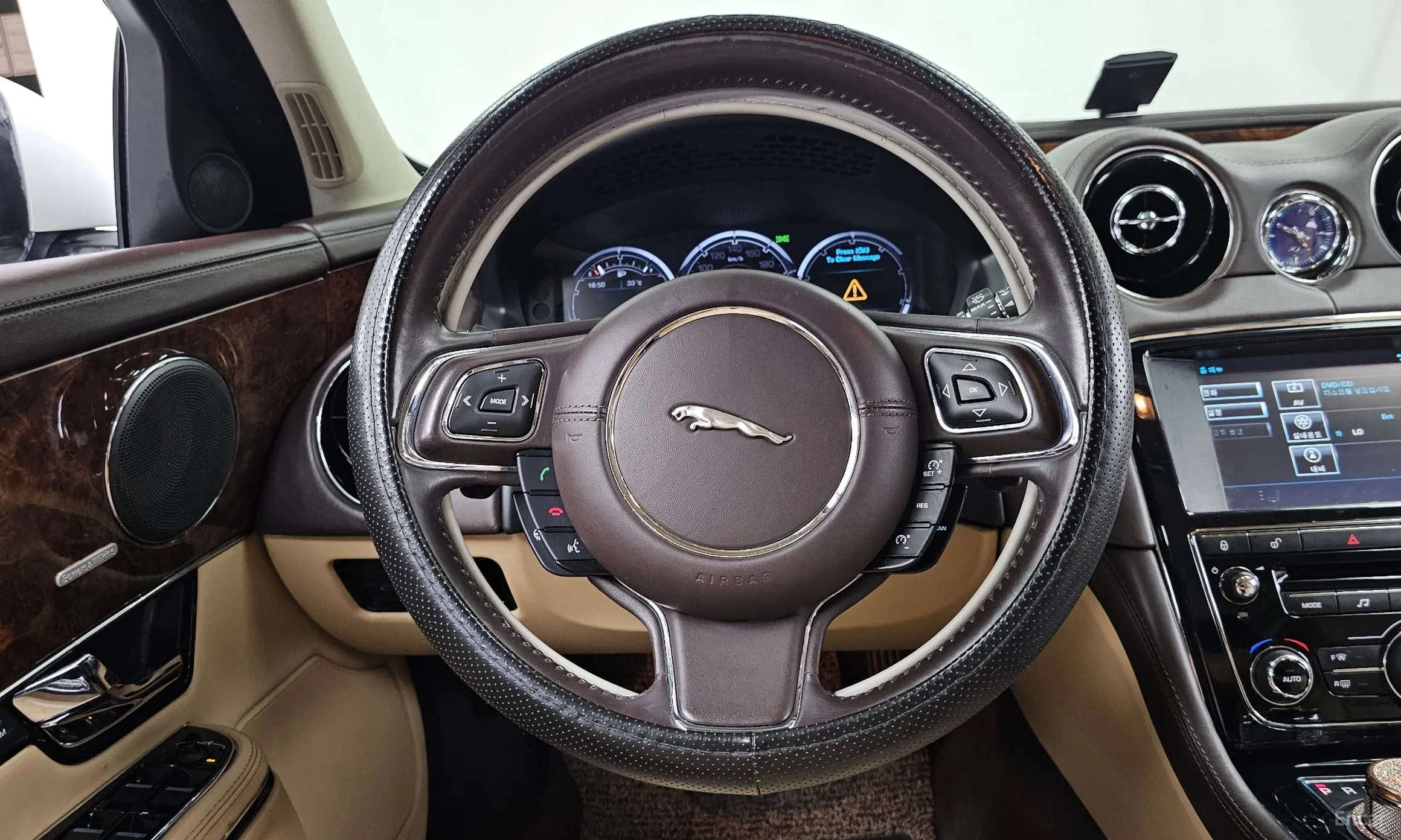 Jaguar All New XJ превью 13