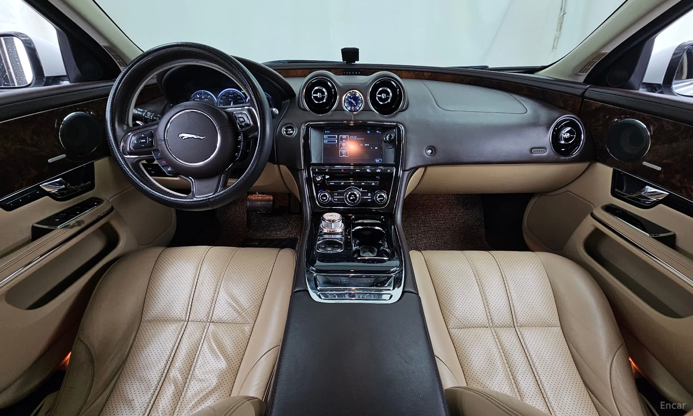 Jaguar All New XJ превью 7