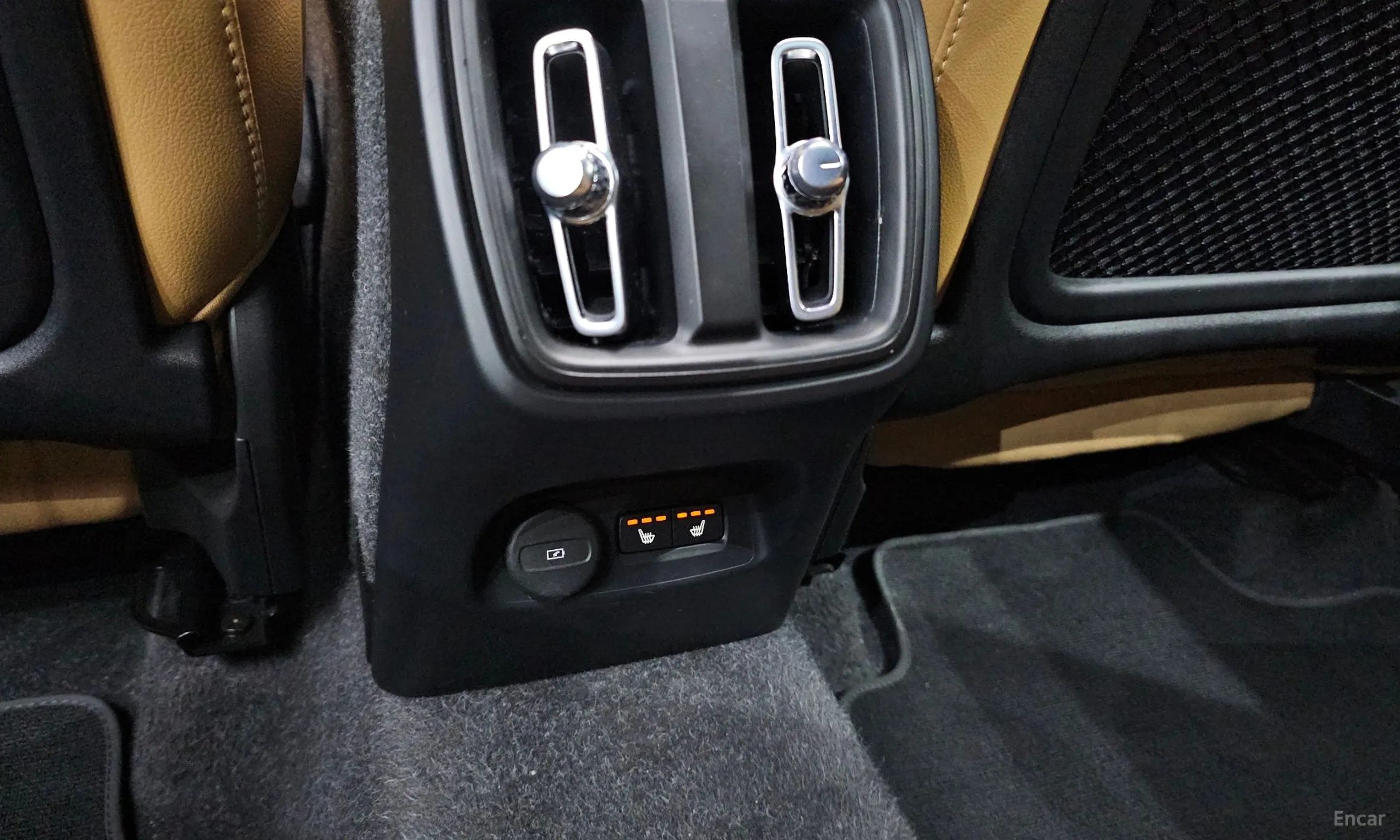 Volvo XC40 превью 18