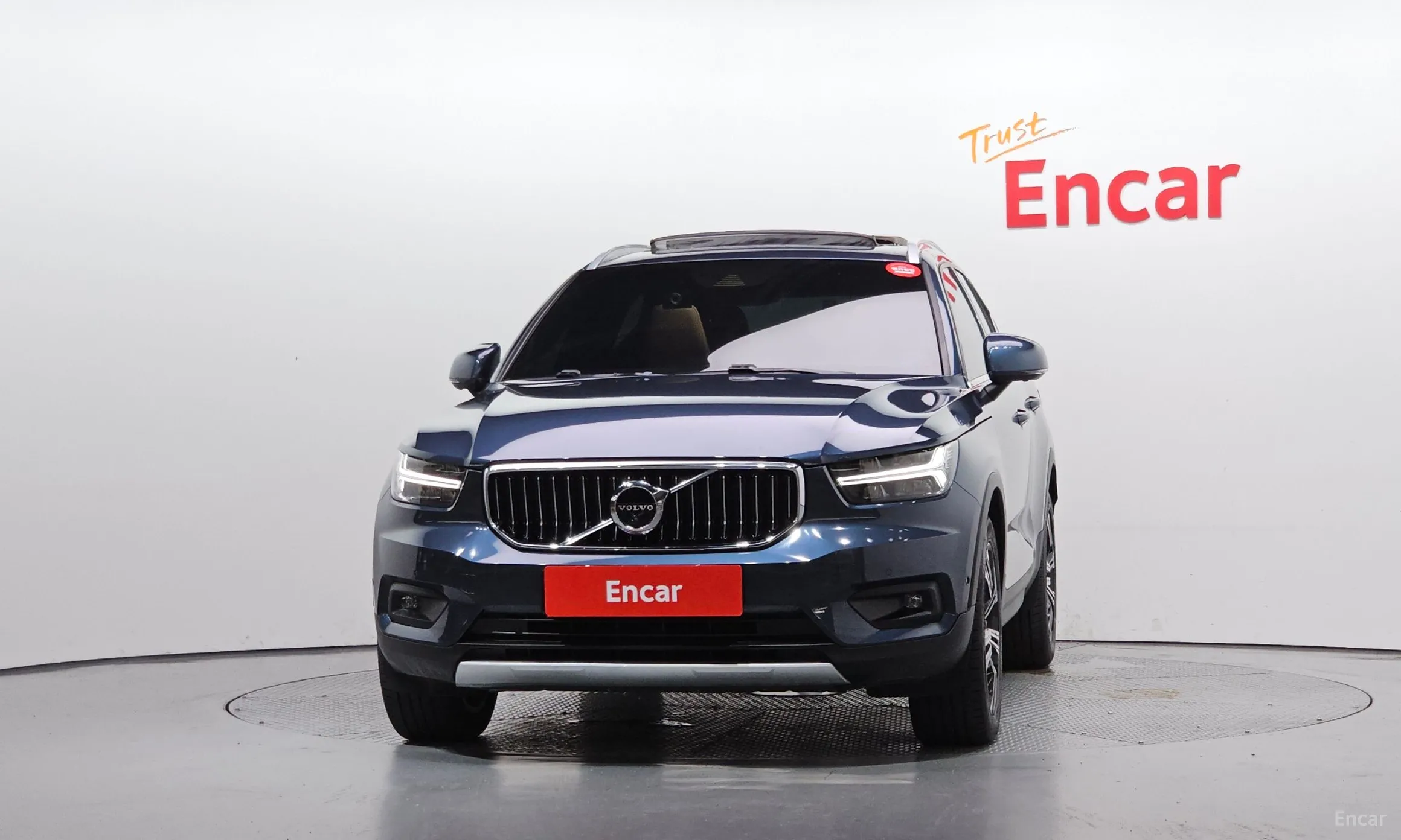 Volvo XC40 превью 3