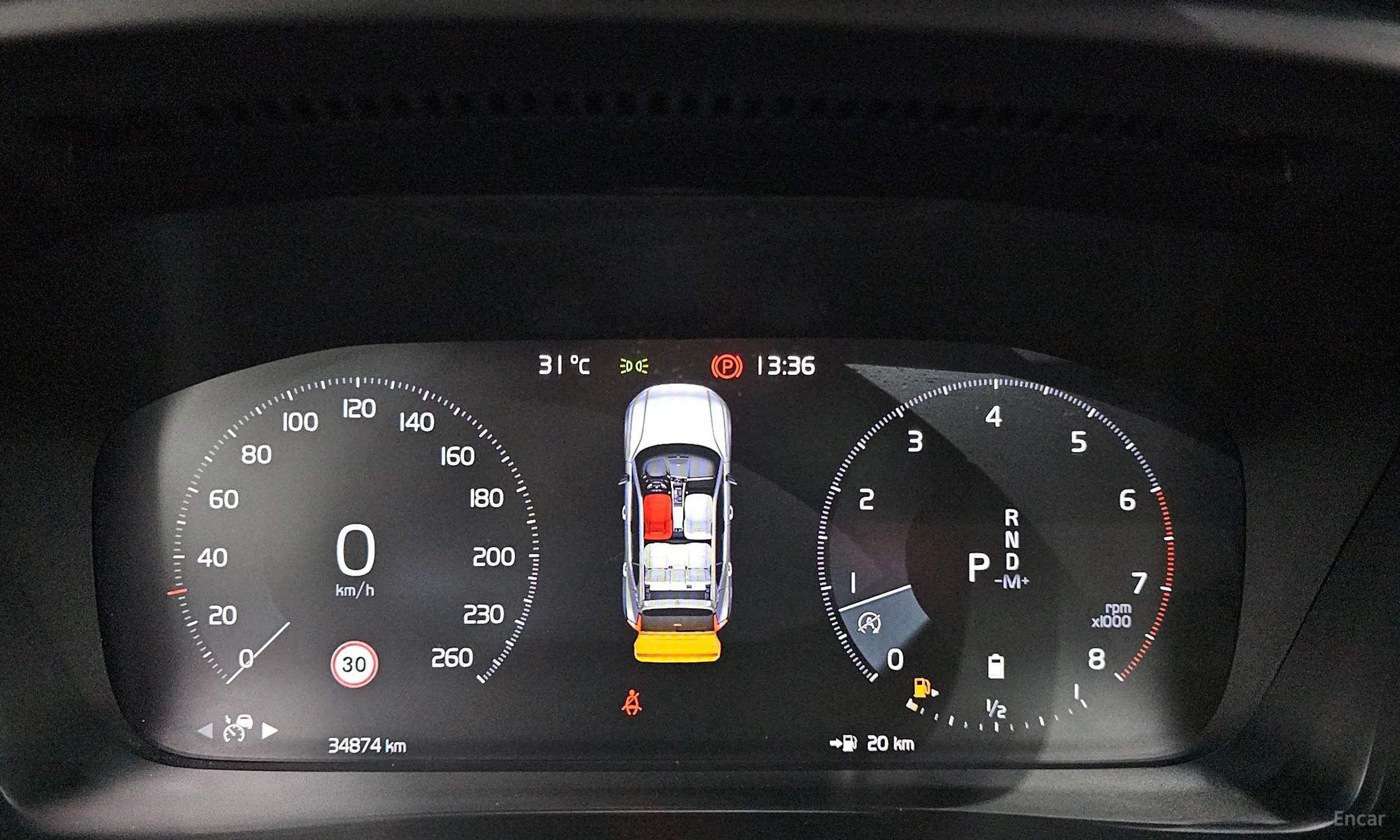 Volvo XC40 превью 8