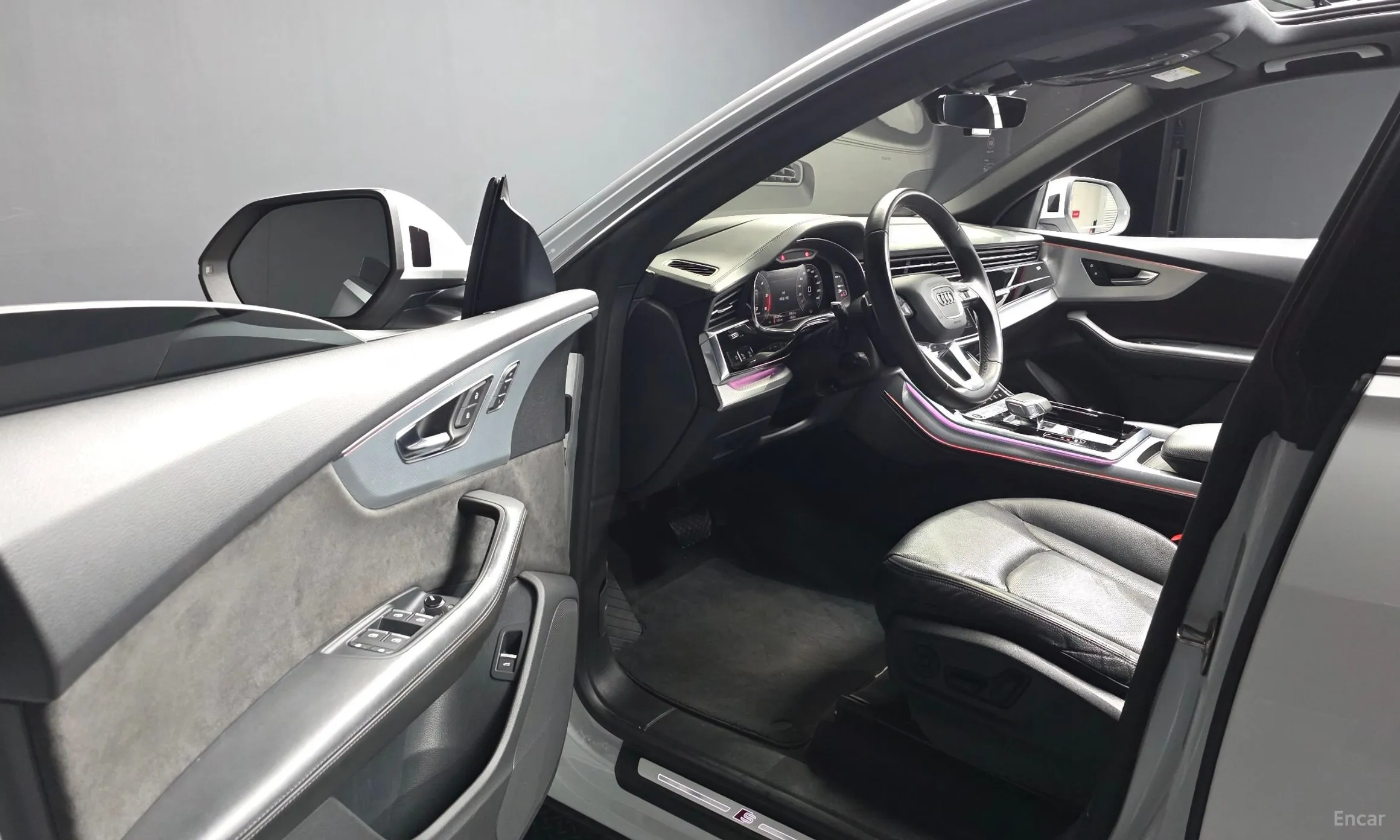 Audi Q8 (4M) превью 10