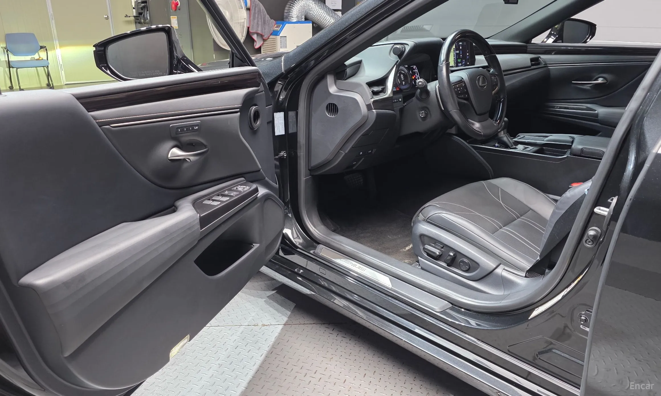 Lexus ES300h 7th Generation превью 10