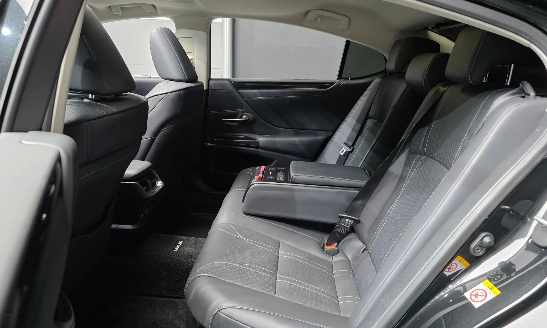 Lexus ES300h 7th Generation превью 12