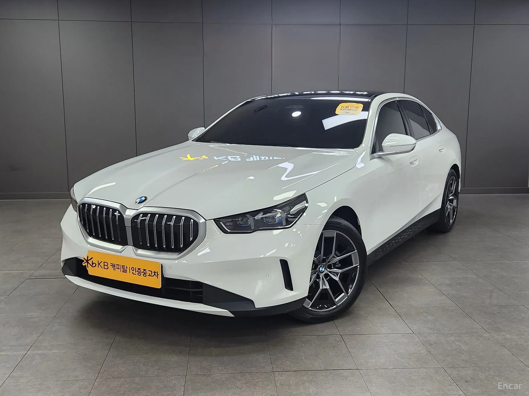 BMW 5 Series (G60)