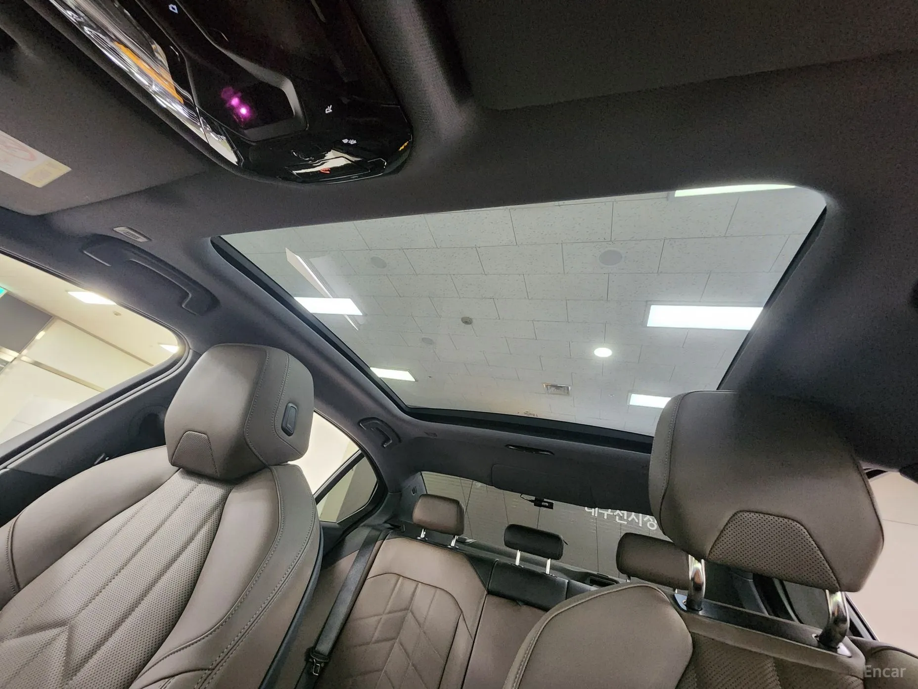 BMW 5 Series (G60) превью 15