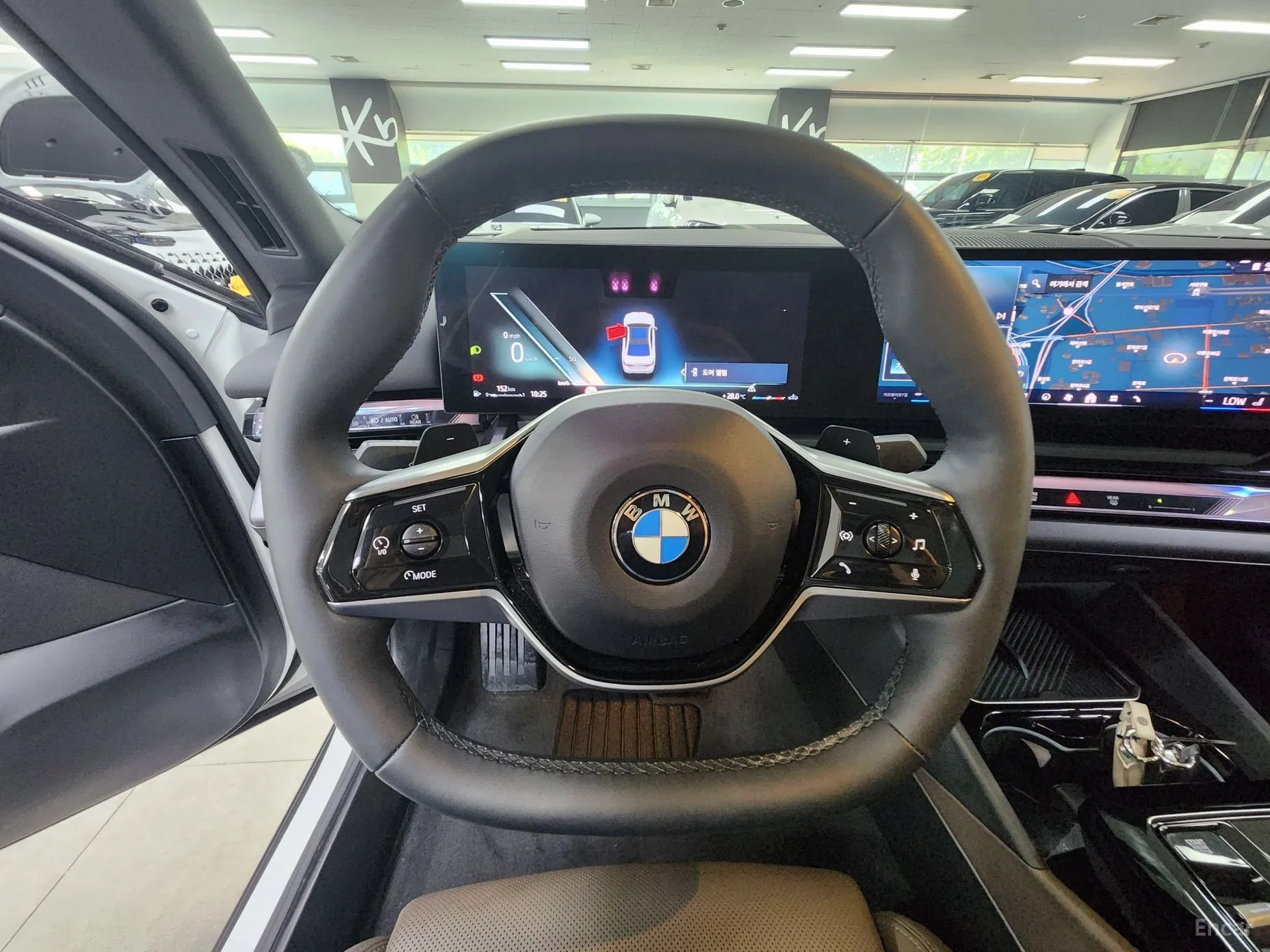 BMW 5 Series (G60) превью 3