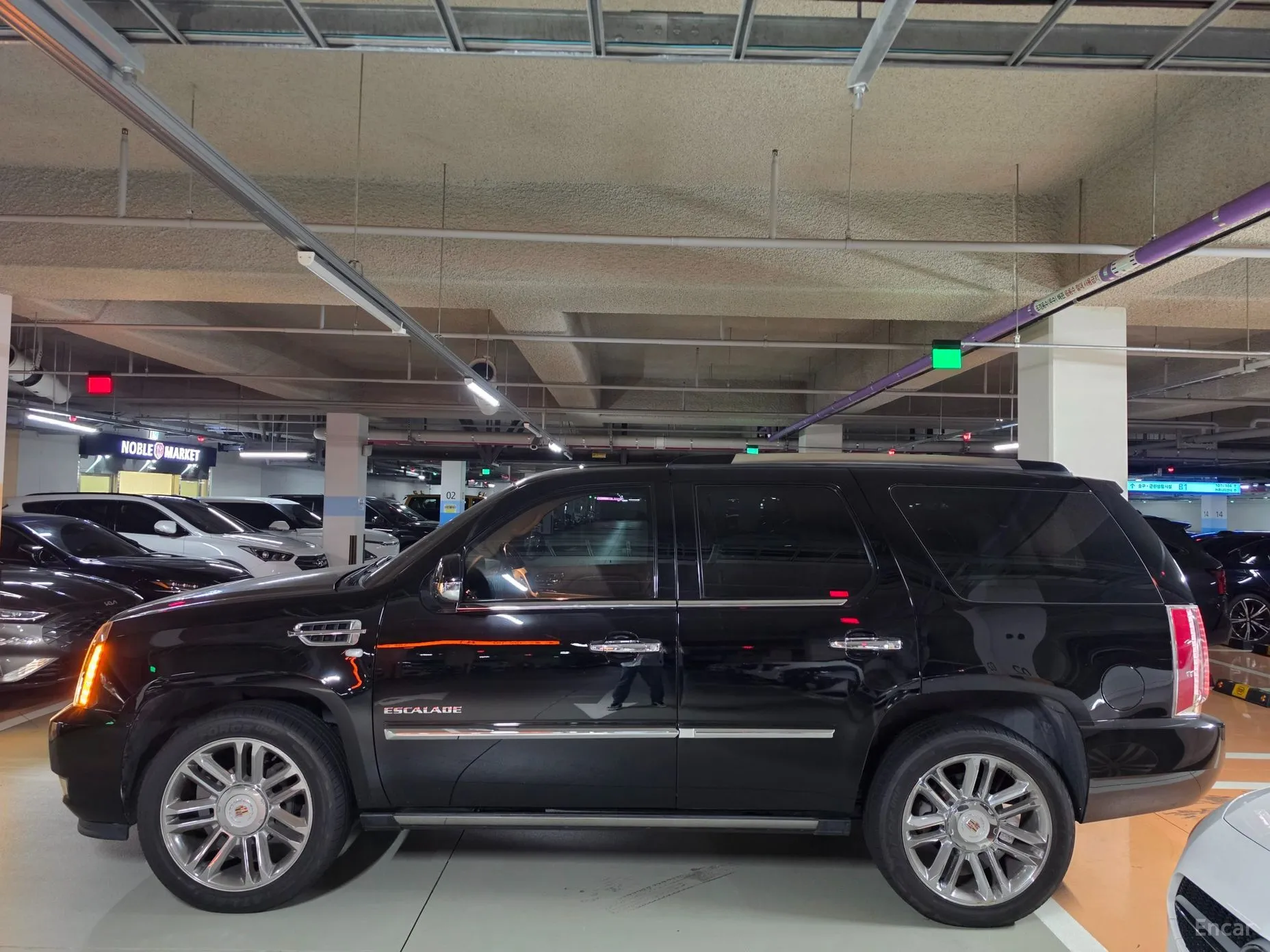 Cadillac Escalade превью 12