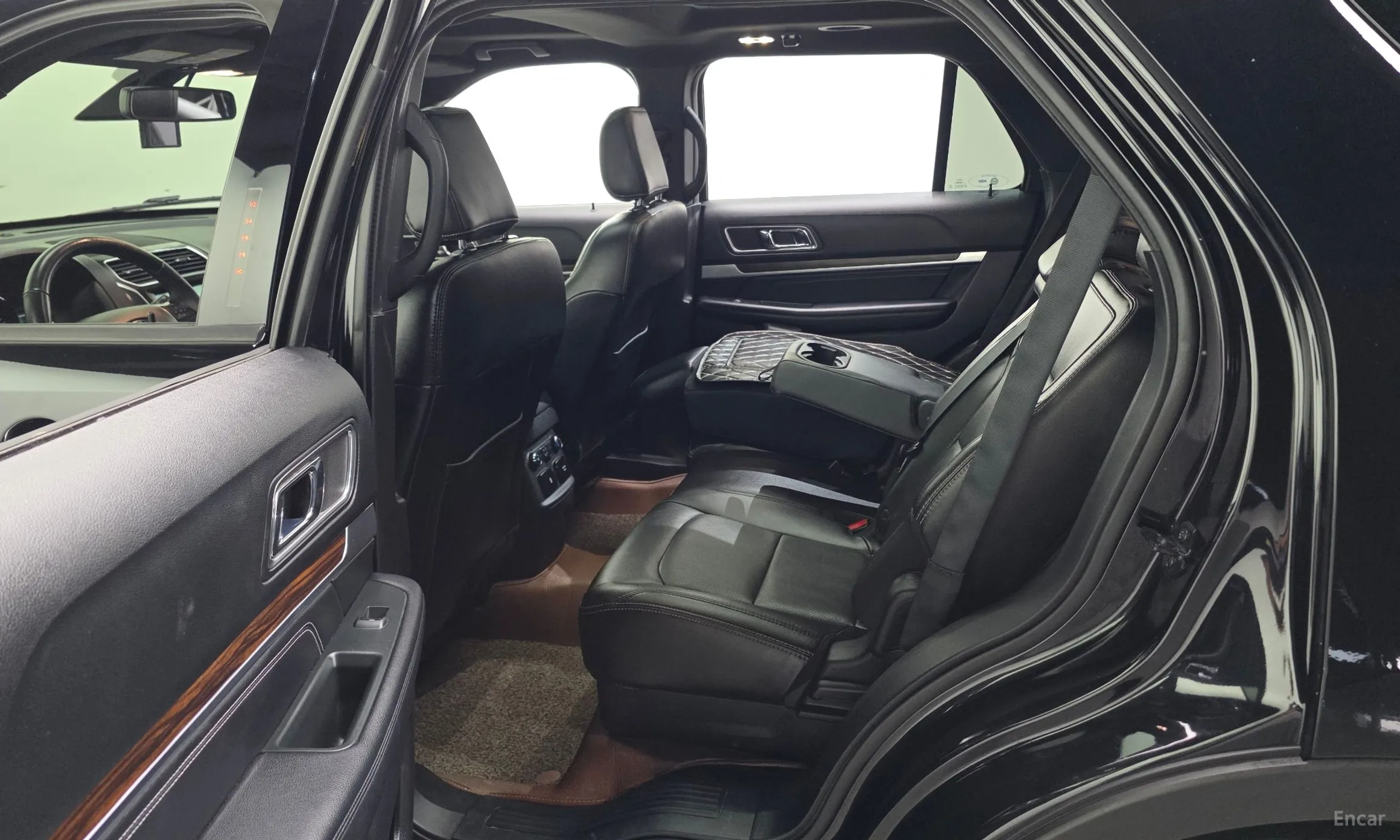 Ford Explorer превью 12