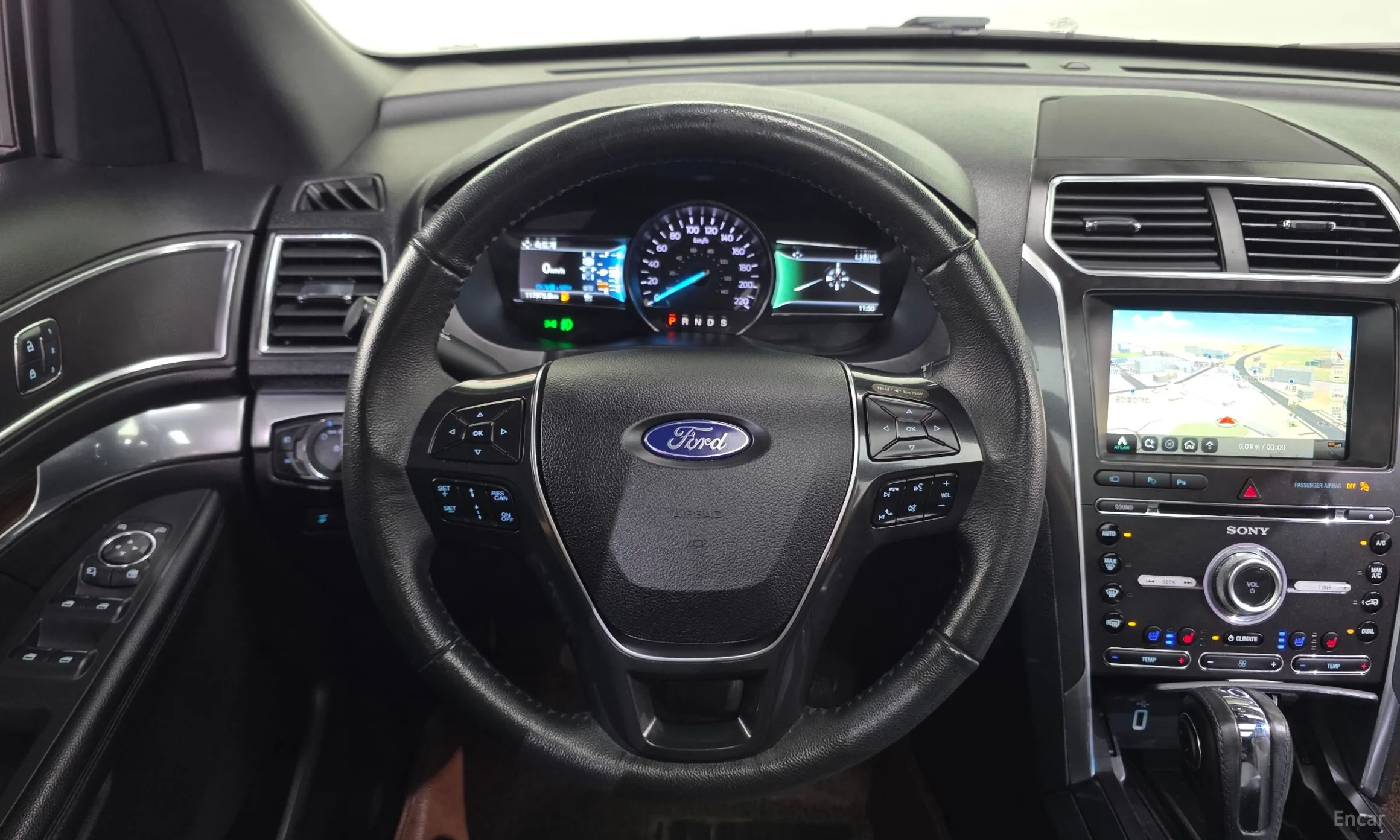 Ford Explorer превью 14