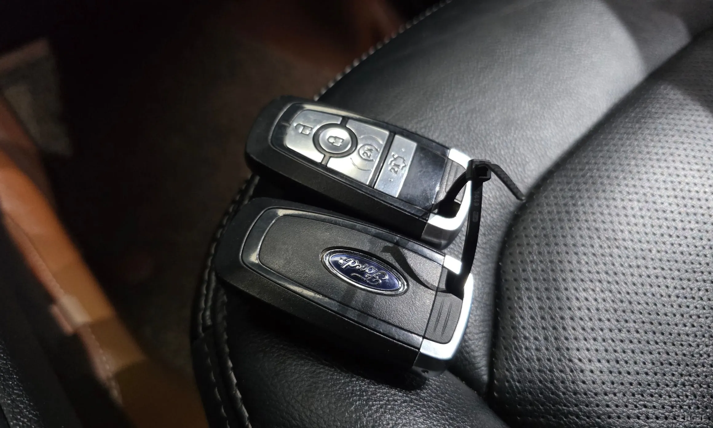 Ford Explorer превью 16