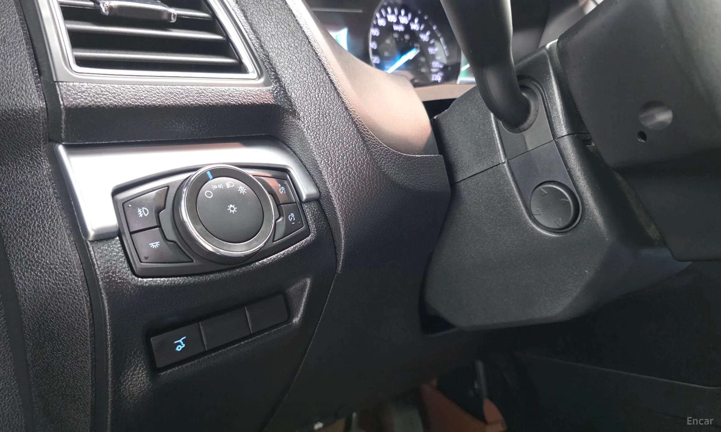Ford Explorer превью 20