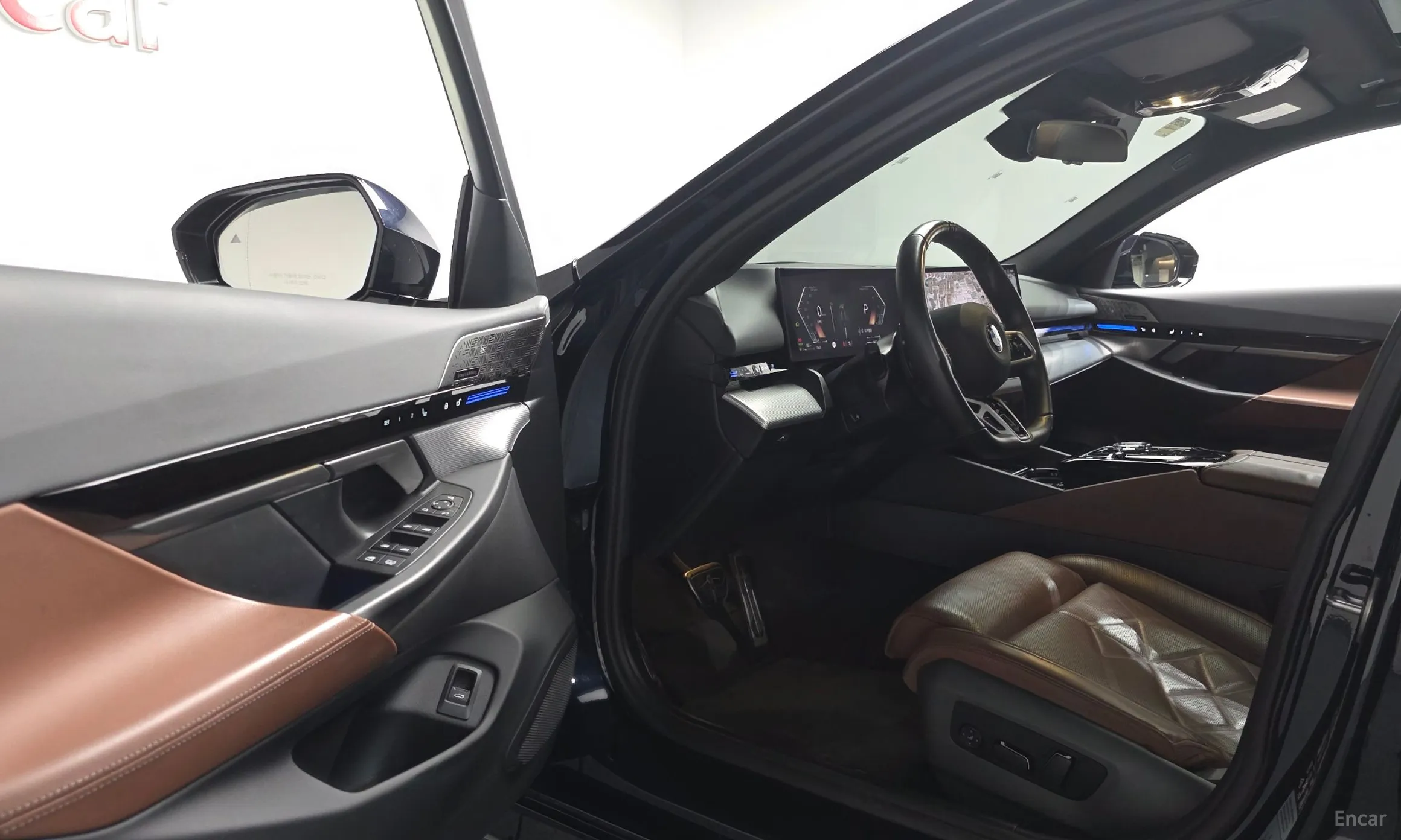 BMW 5 Series (G60) превью 10