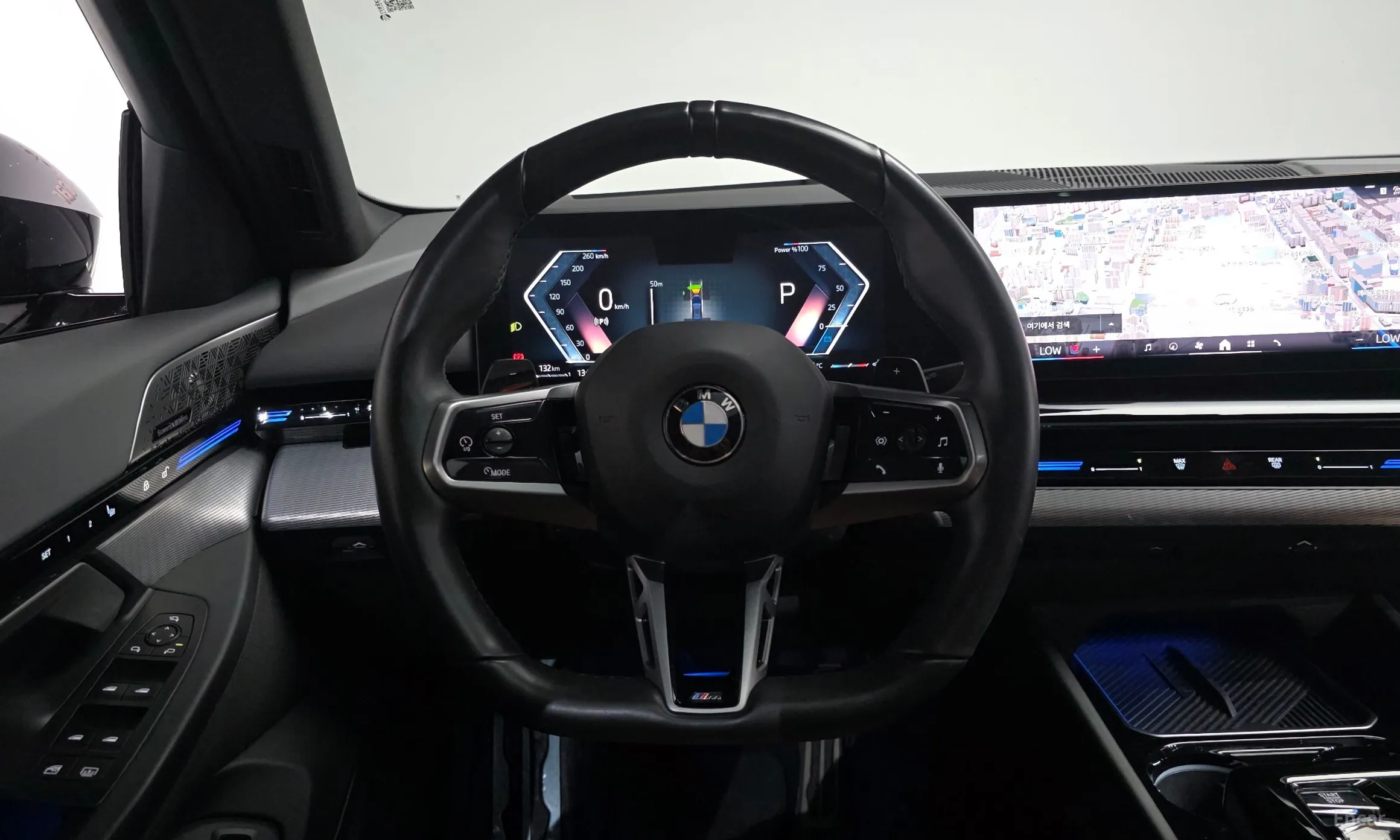 BMW 5 Series (G60) превью 13