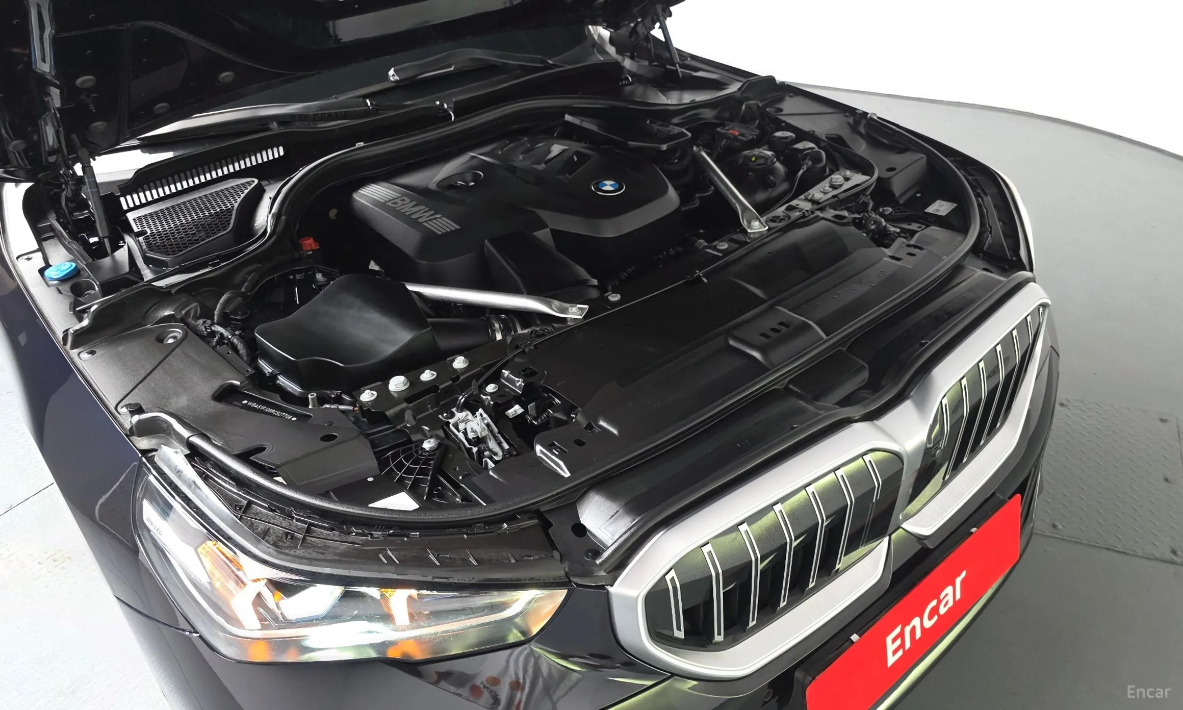 BMW 5 Series (G60) превью 6