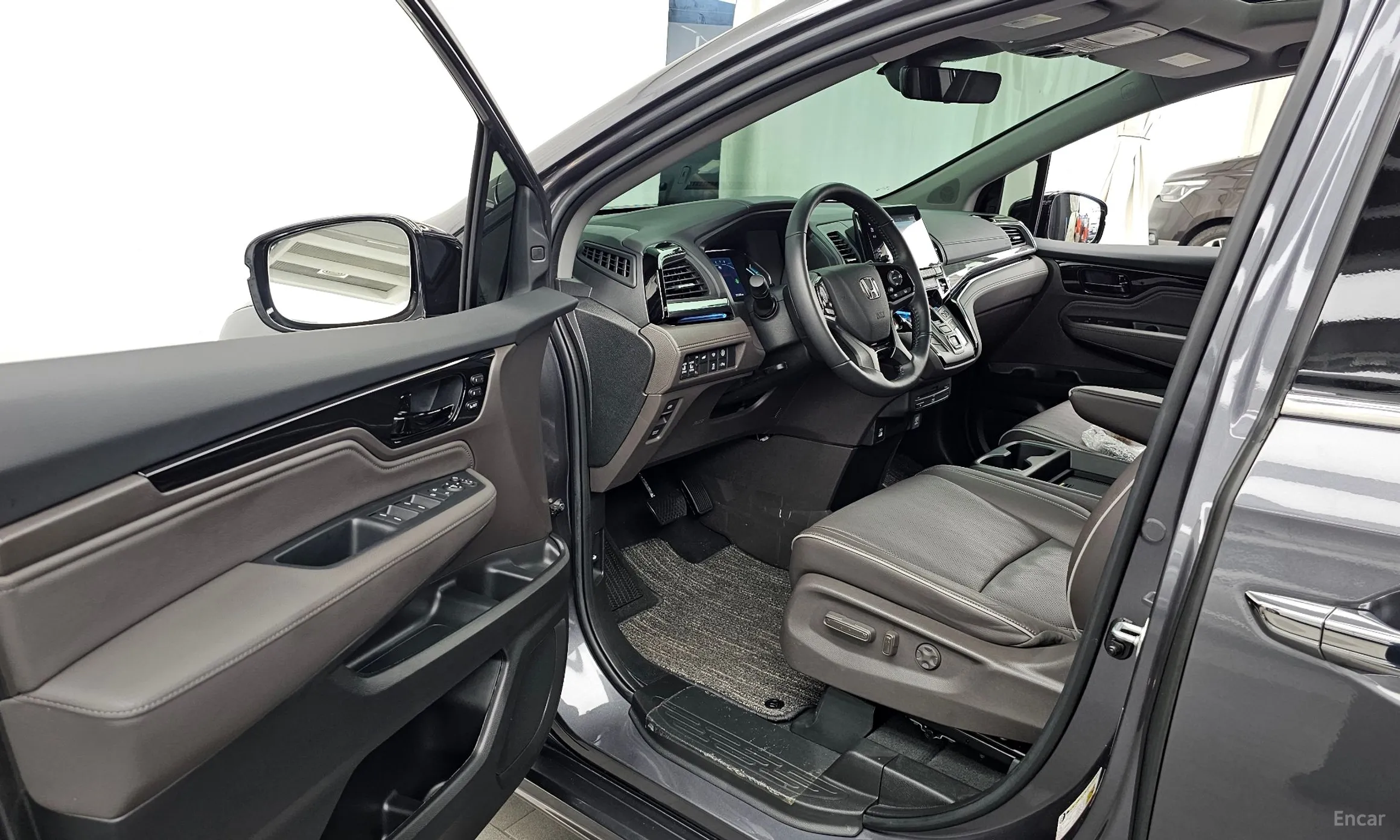 Honda Odyssey превью 10