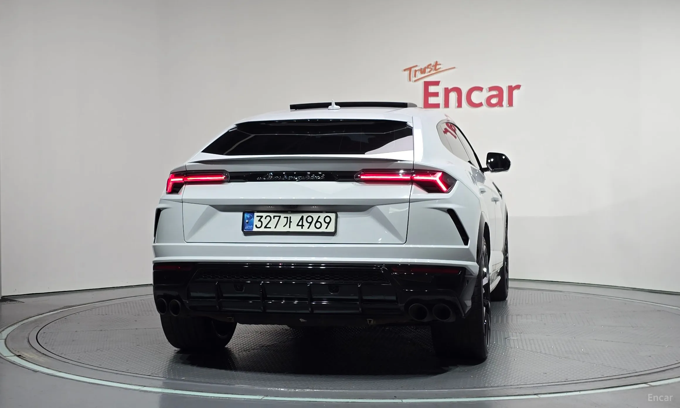 Lamborghini Urus превью 4