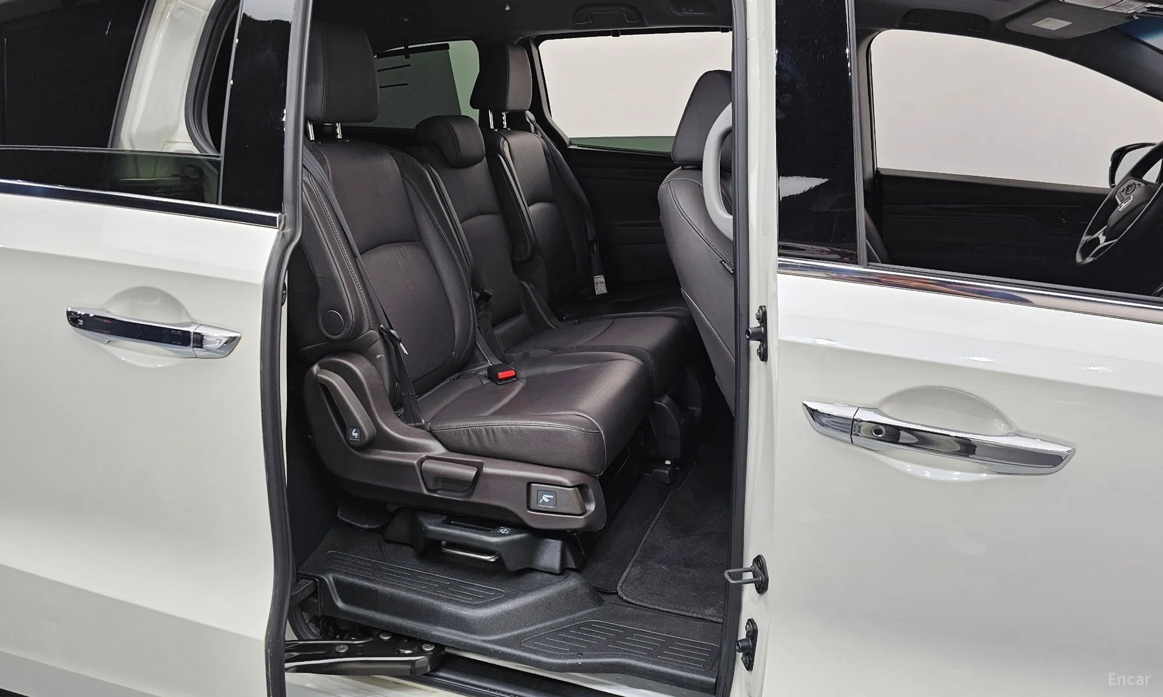 Honda Odyssey превью 11