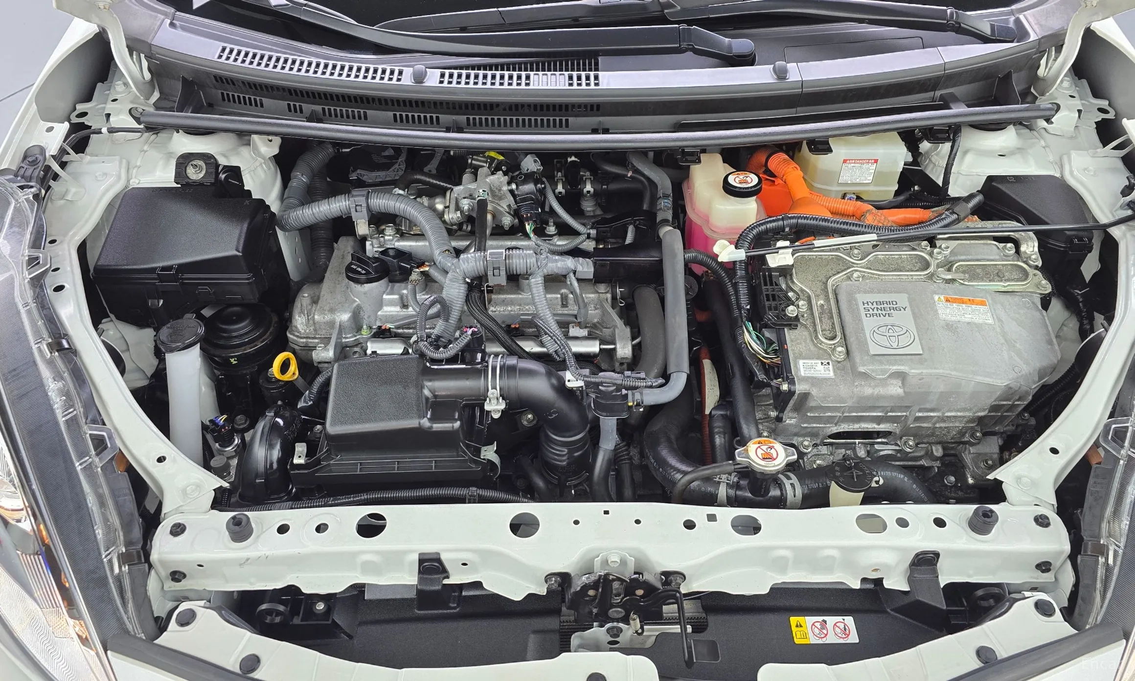 Toyota Prius C превью 6