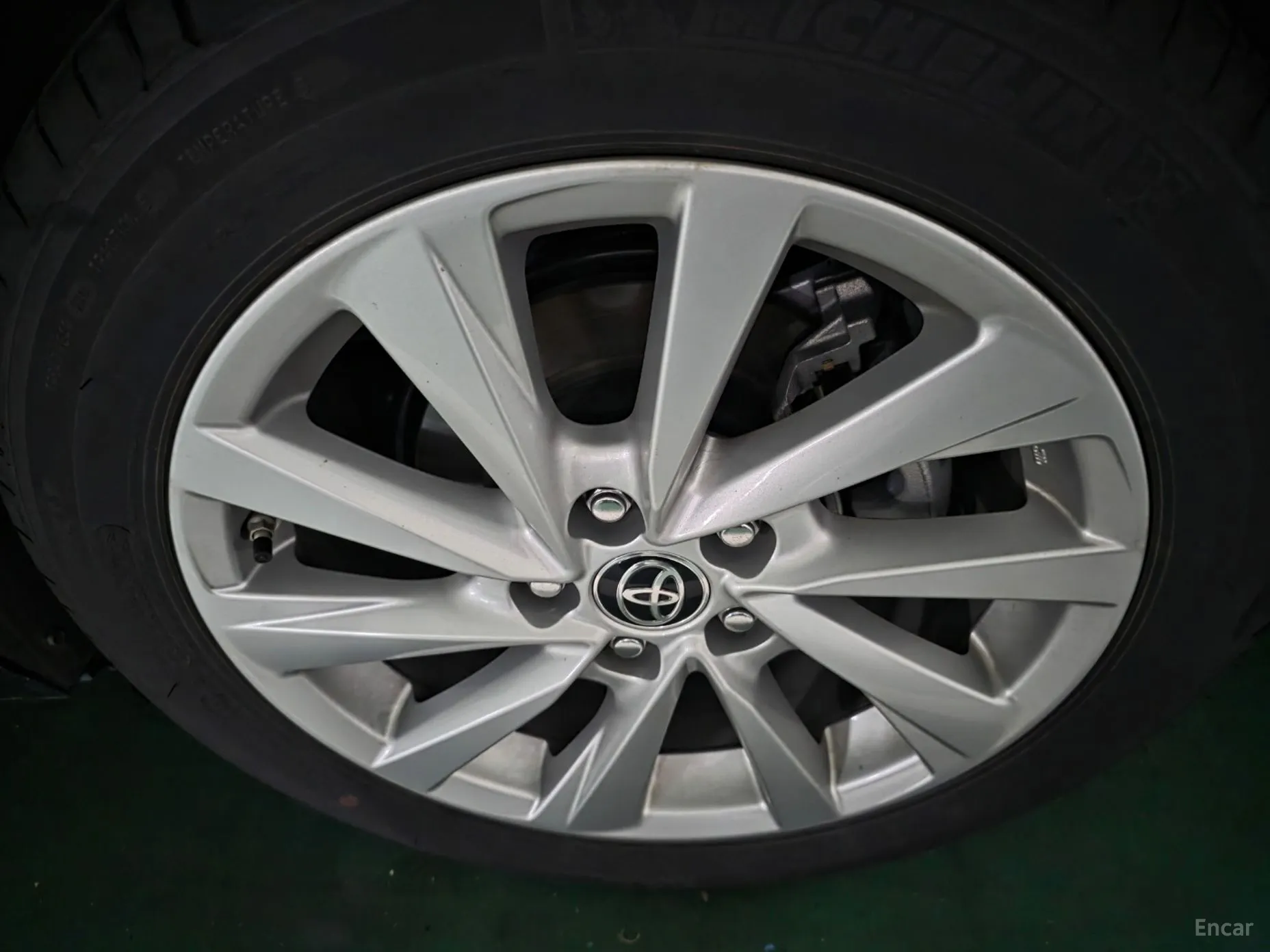 Toyota Camry (XV70) превью 10