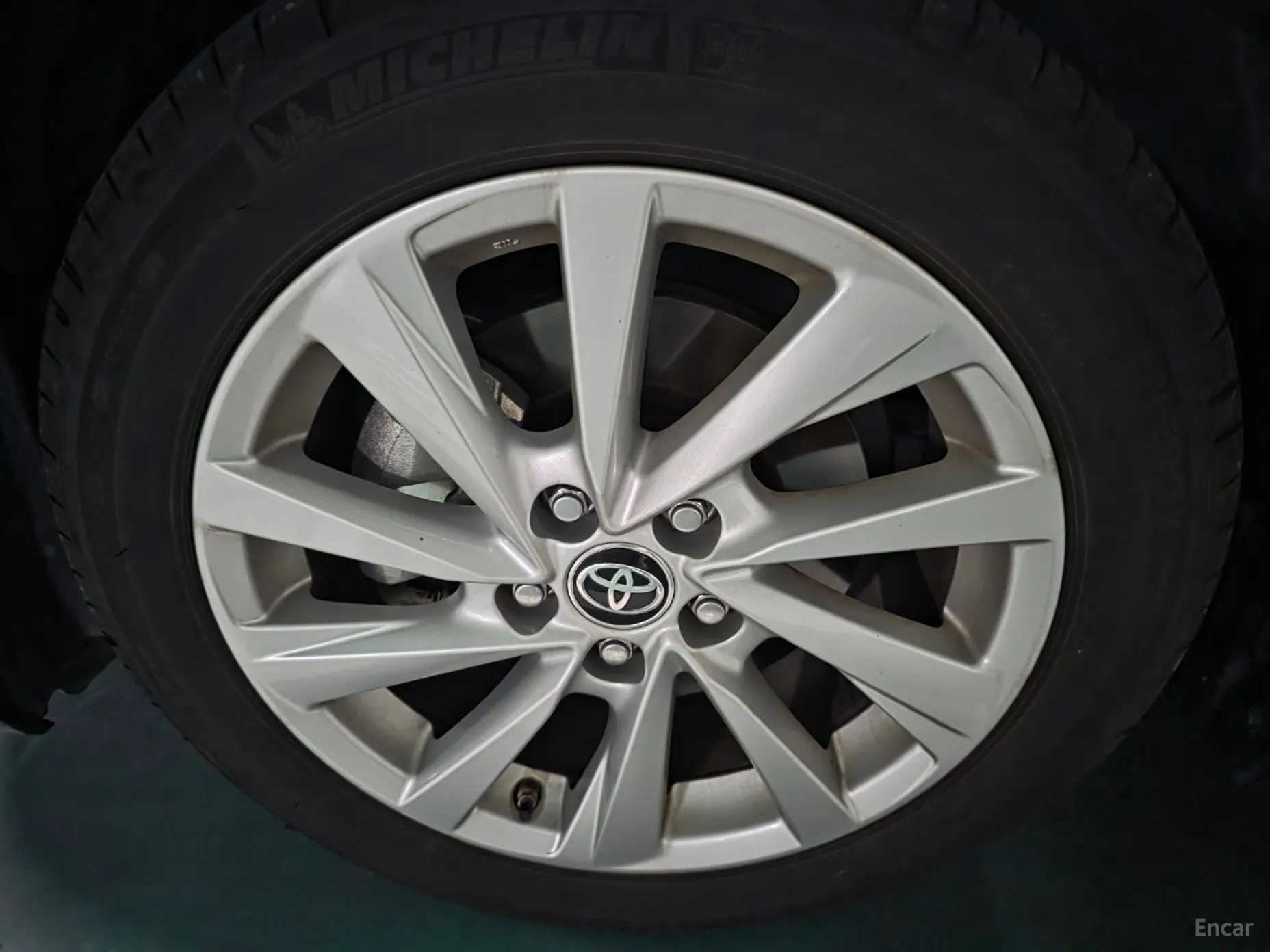 Toyota Camry (XV70) превью 9