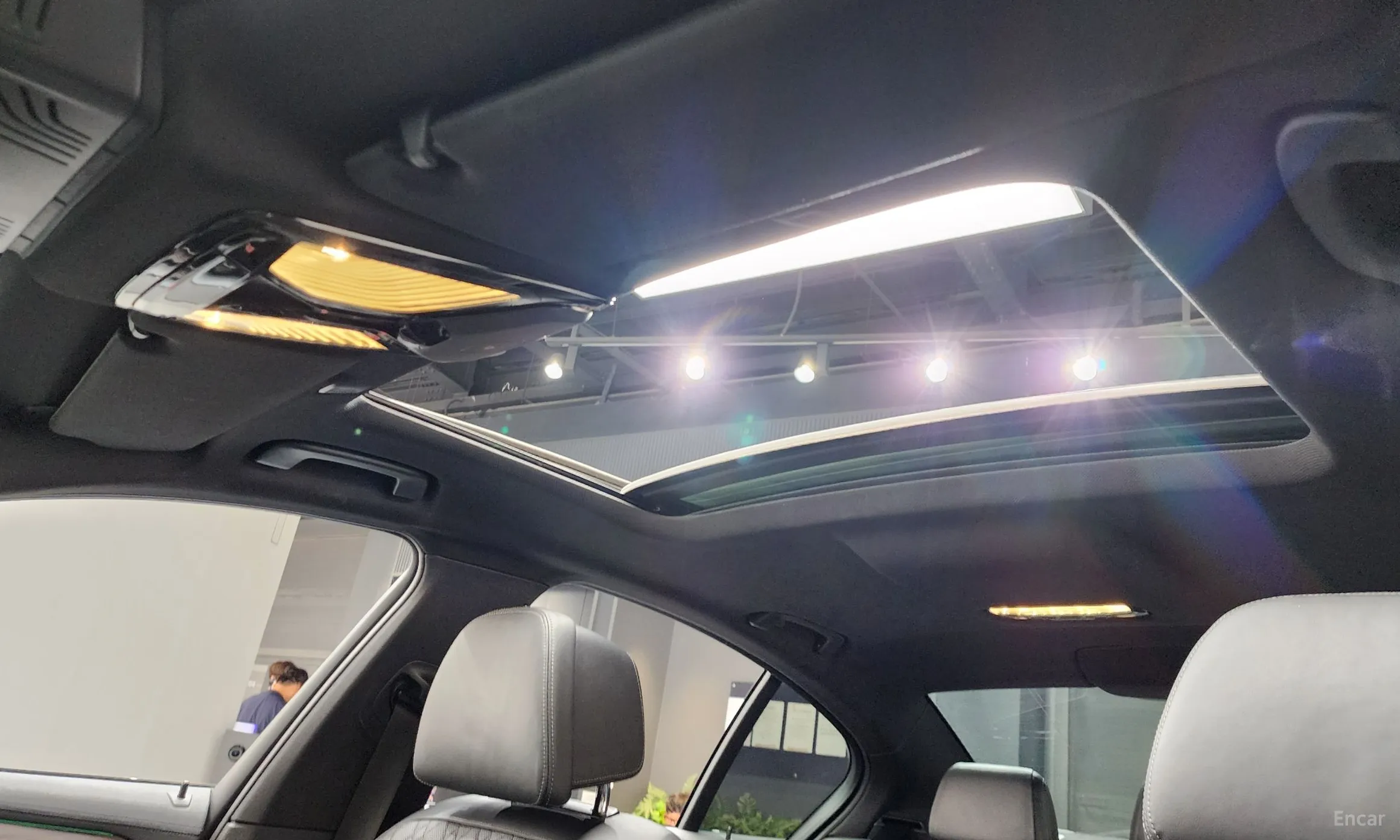 BMW 5 Series (G30) превью 18