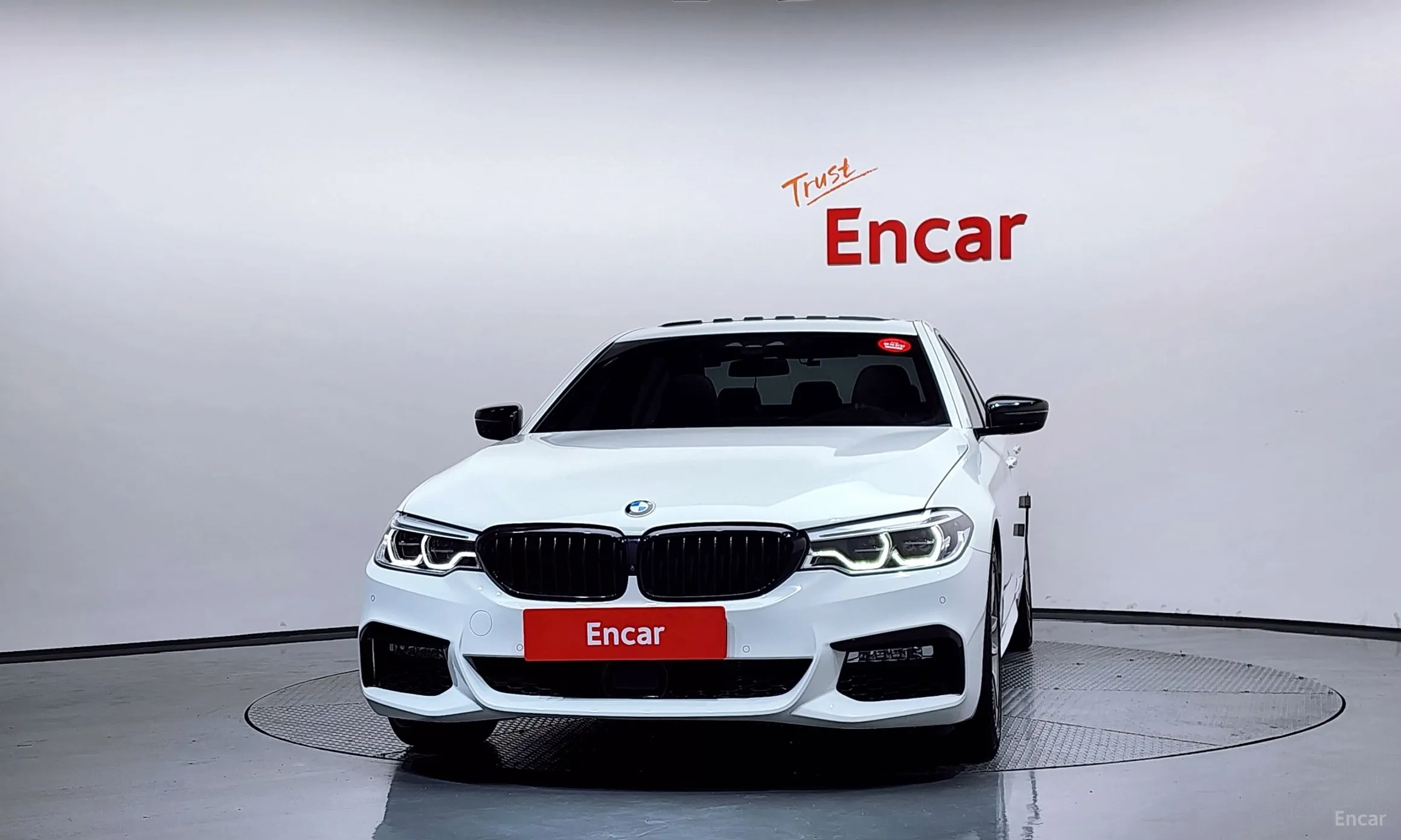 BMW 5 Series (G30) превью 3