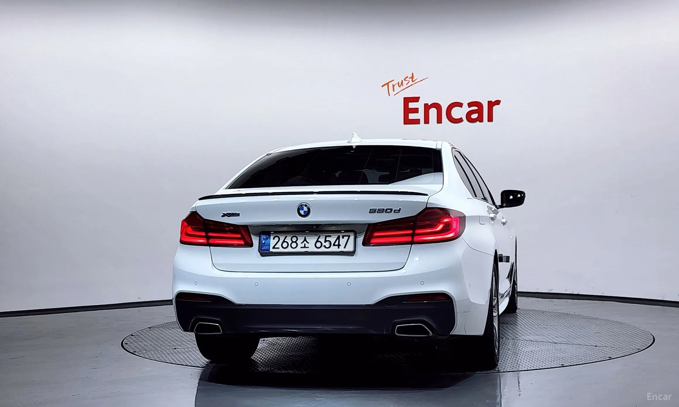 BMW 5 Series (G30) превью 4