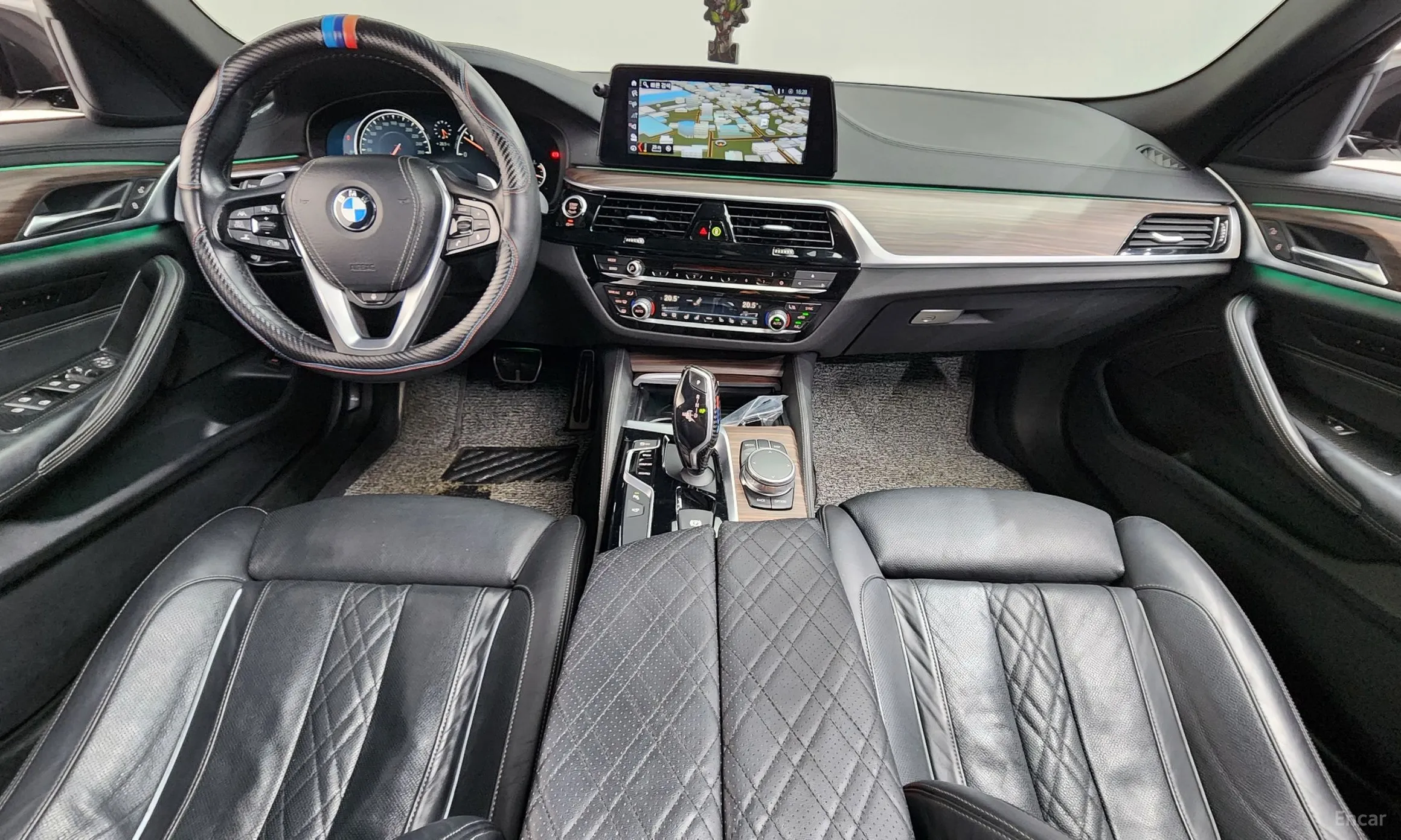 BMW 5 Series (G30) превью 7