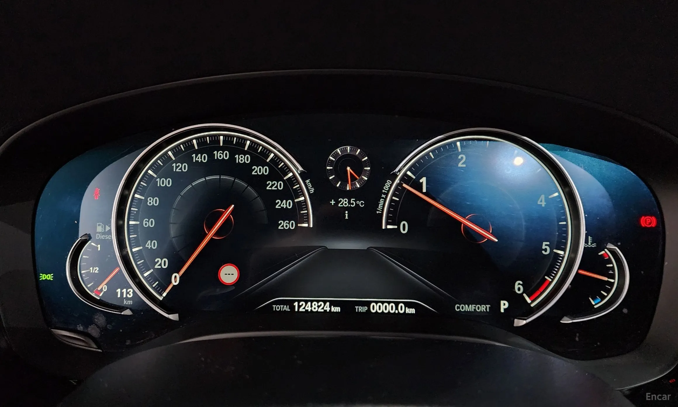 BMW 5 Series (G30) превью 8