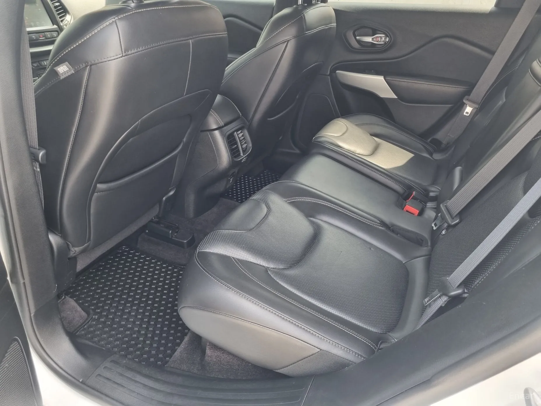 Jeep Cherokee (KL) превью 12