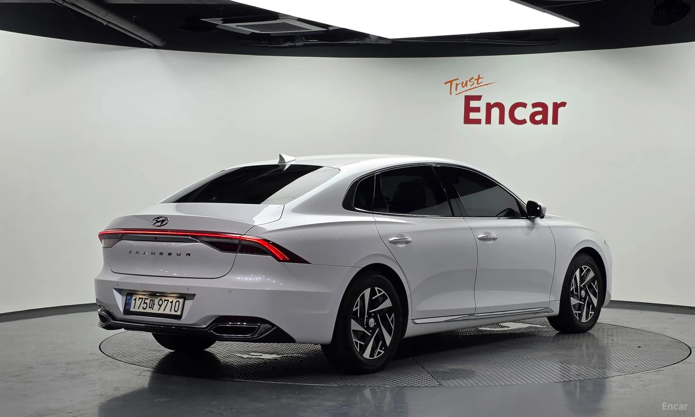 Hyundai Grandeur IG Hybrid