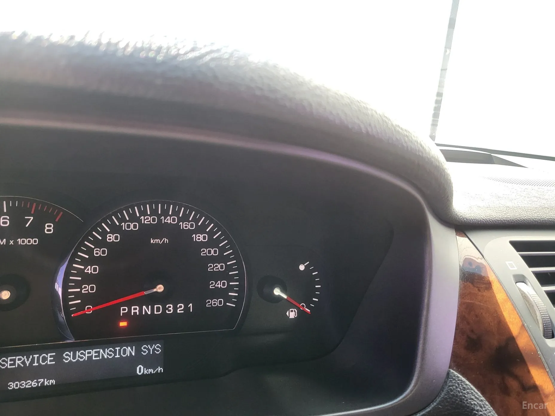 Cadillac DTS превью 11