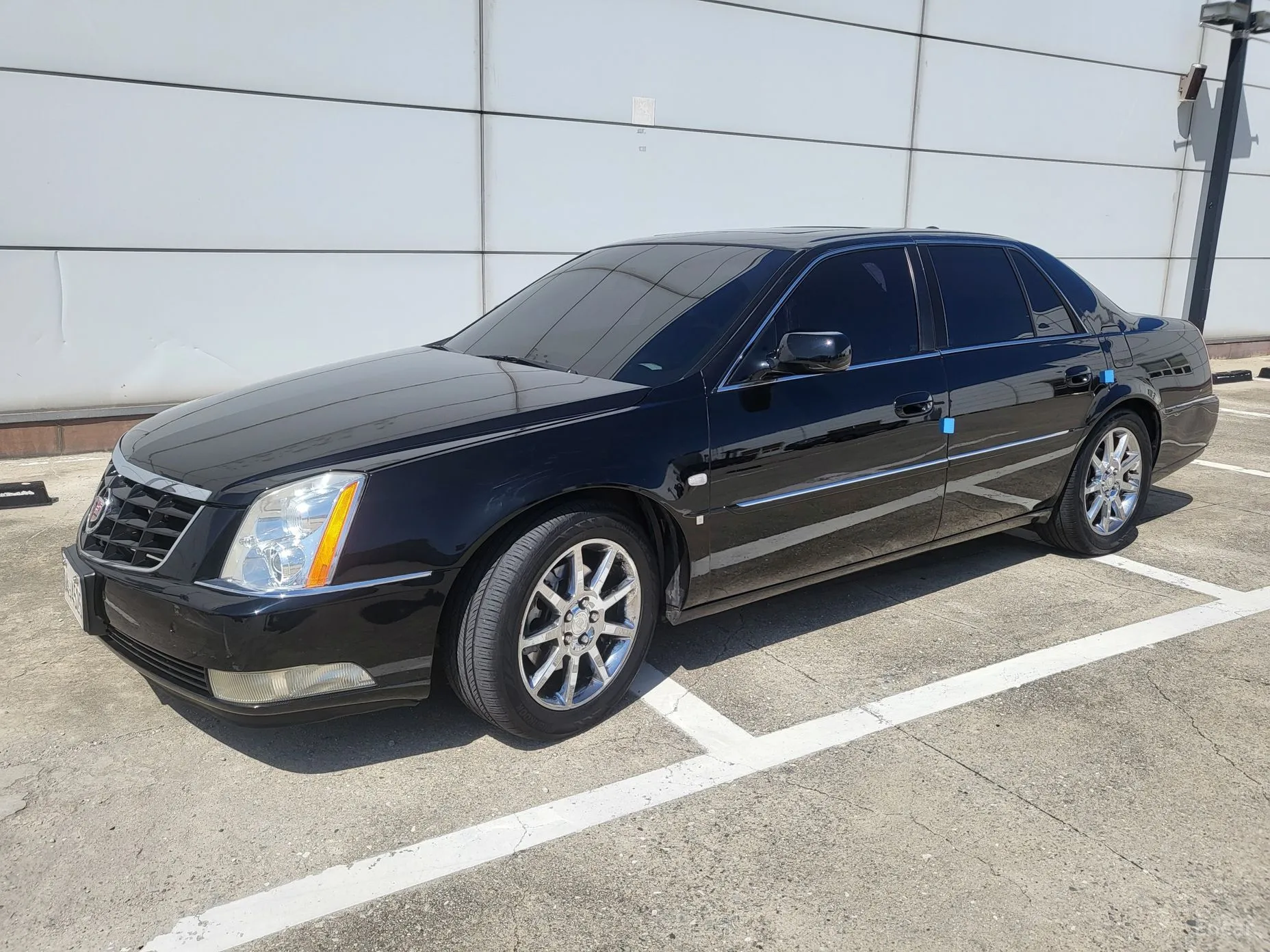 Cadillac DTS превью 3