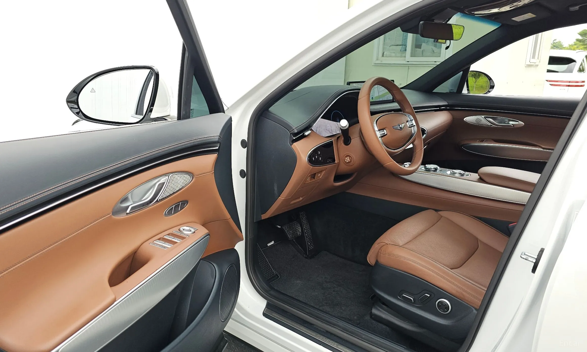 Genesis GV70 превью 10