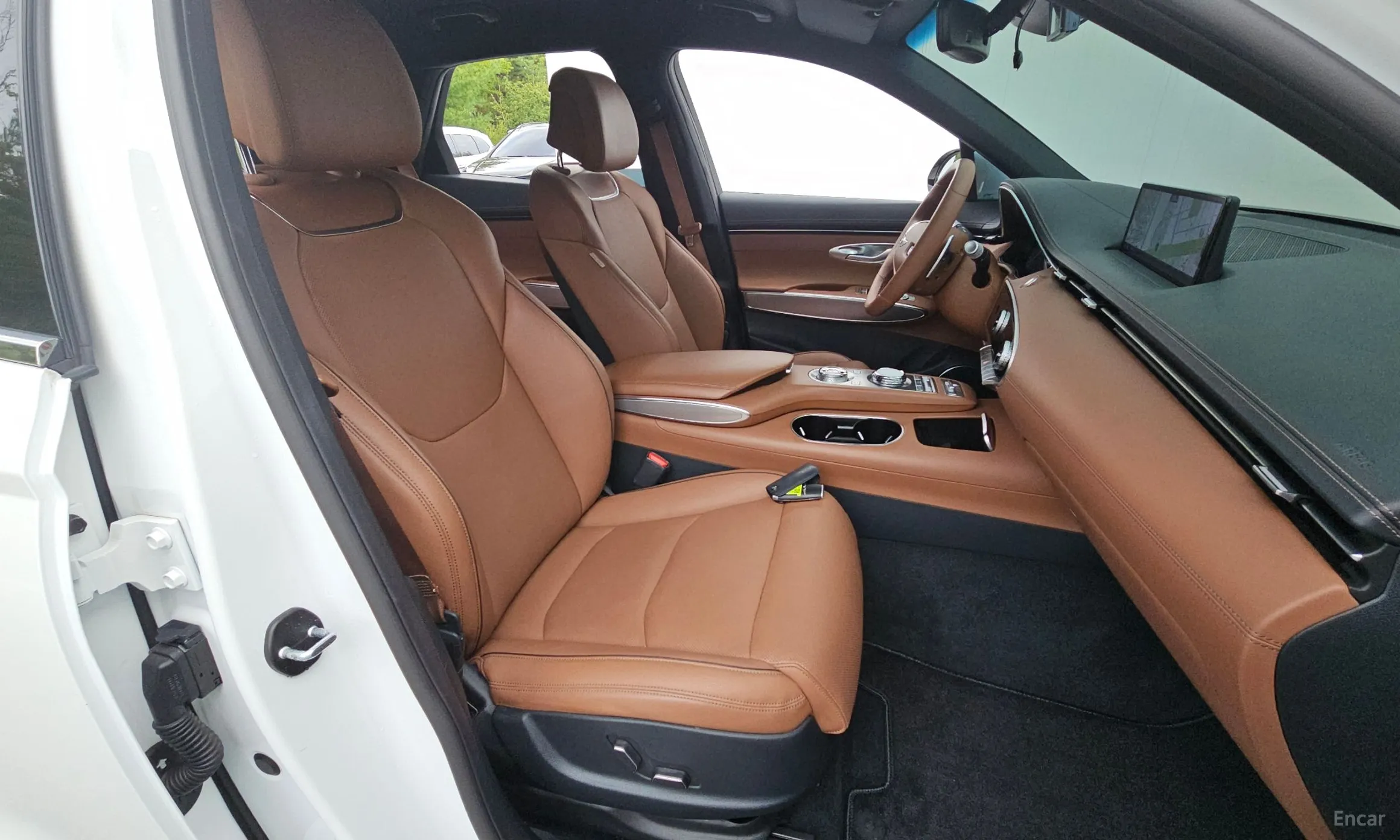 Genesis GV70 превью 11