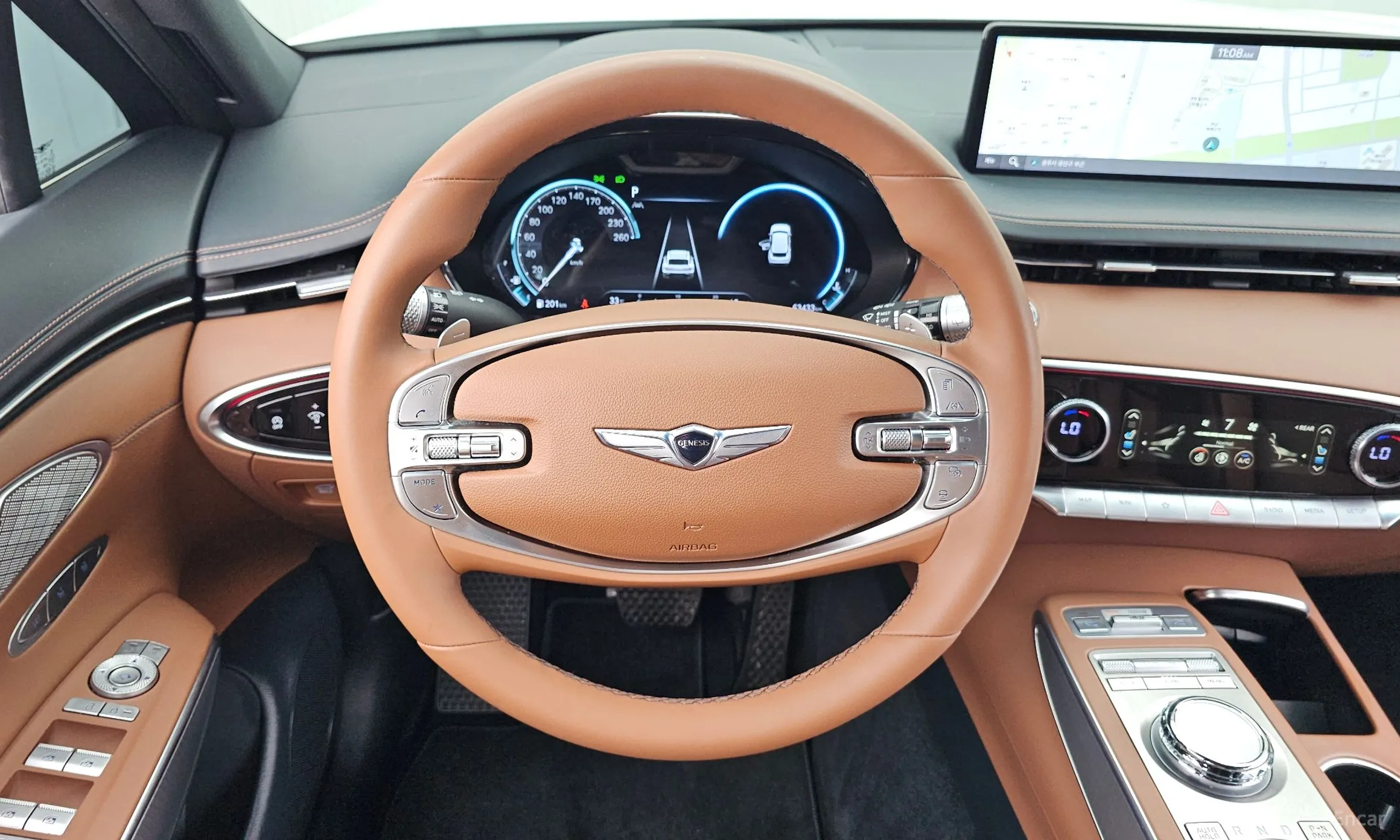 Genesis GV70 превью 13