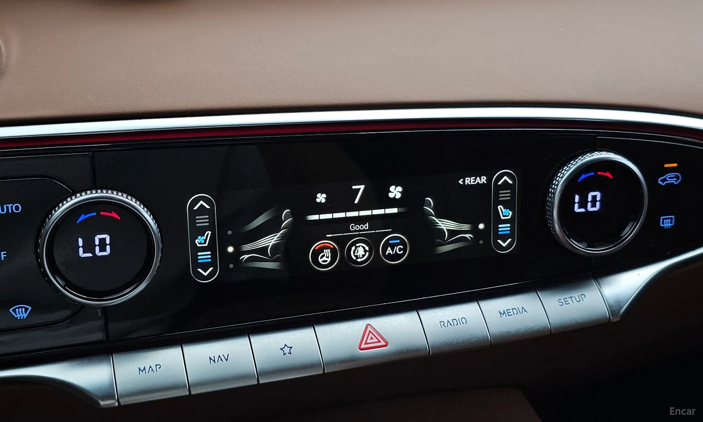 Genesis GV70 превью 19