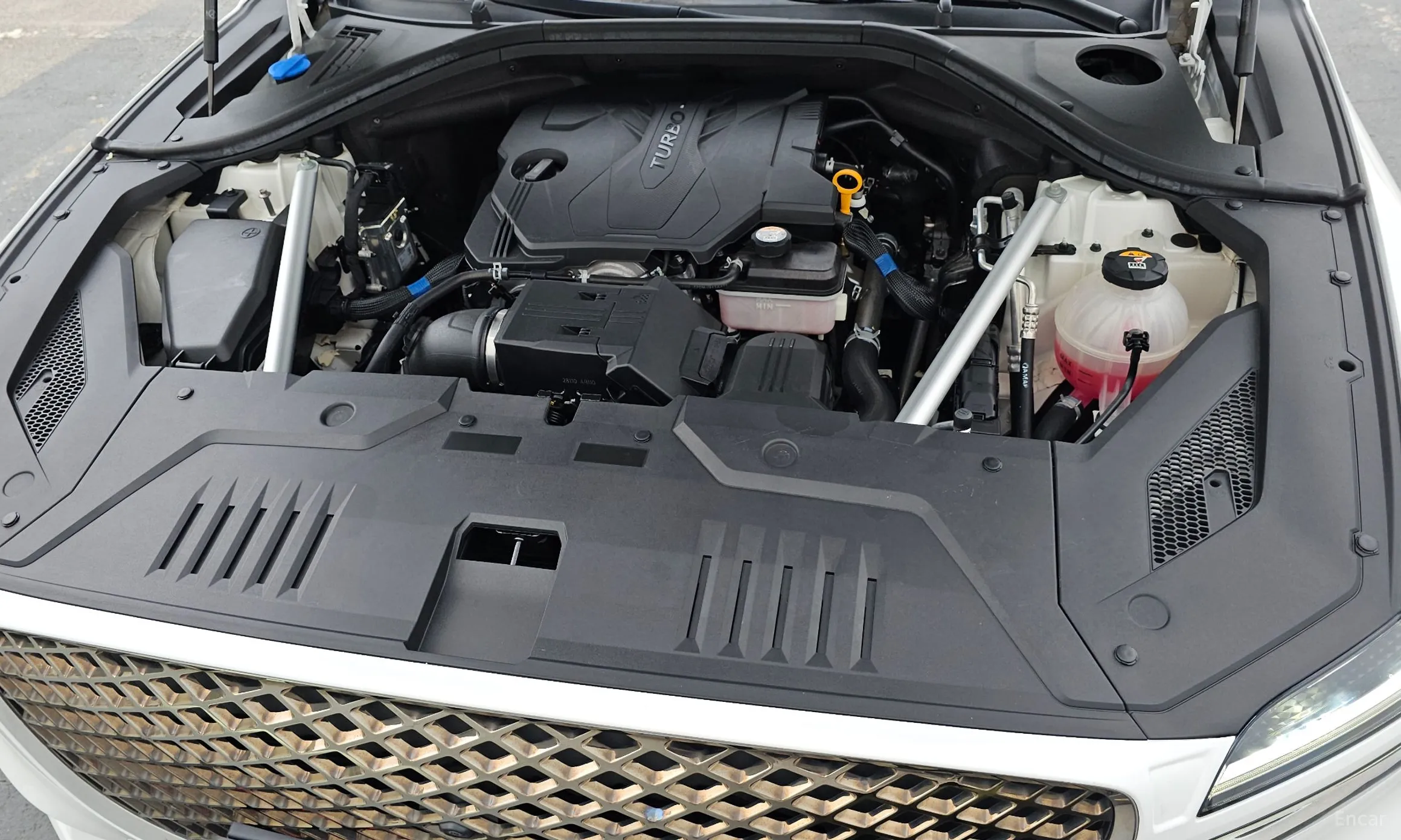 Genesis GV70 превью 6
