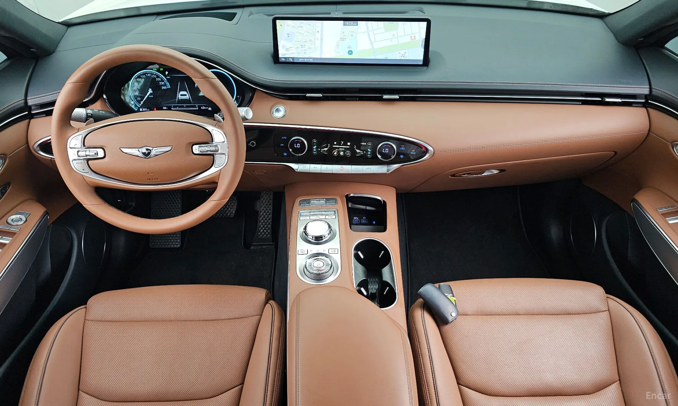 Genesis GV70 превью 7