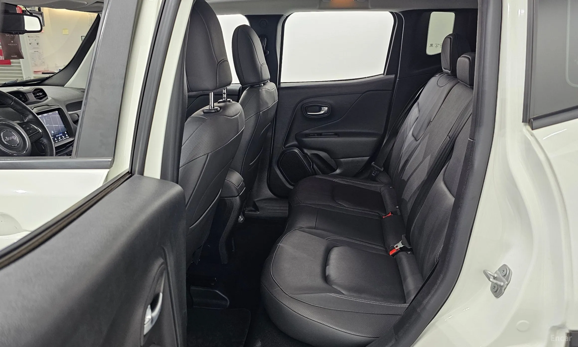 Jeep Renegade превью 12