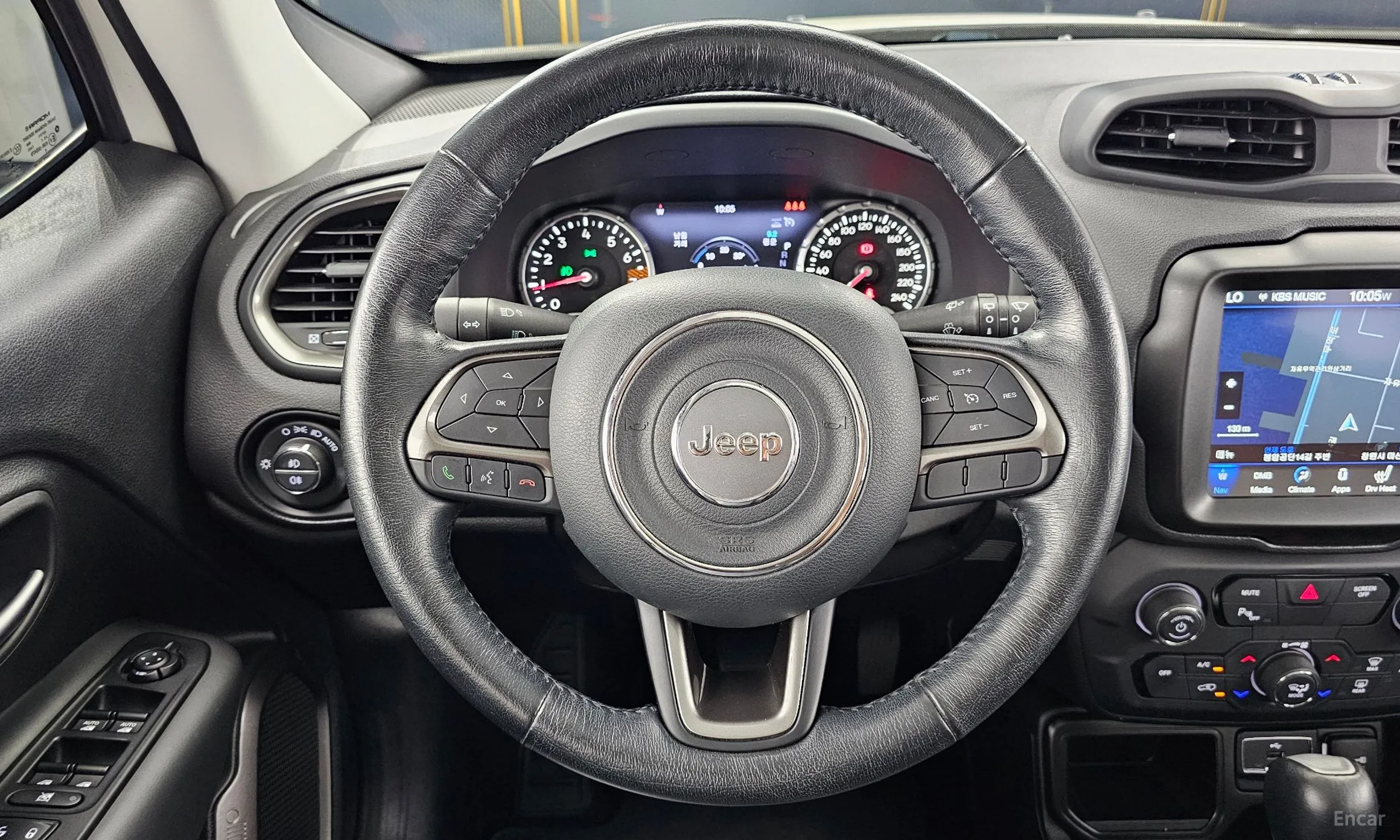 Jeep Renegade превью 13