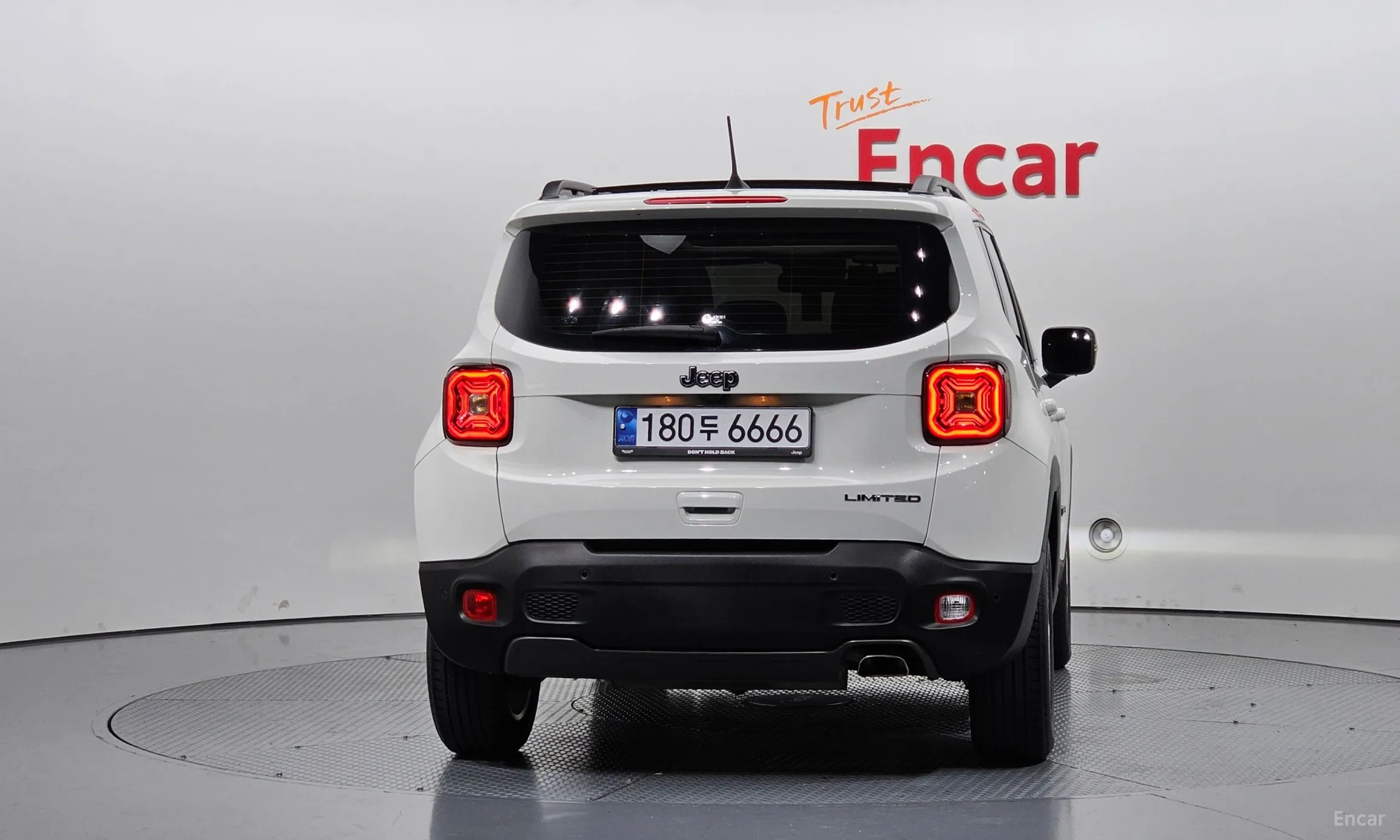 Jeep Renegade превью 4