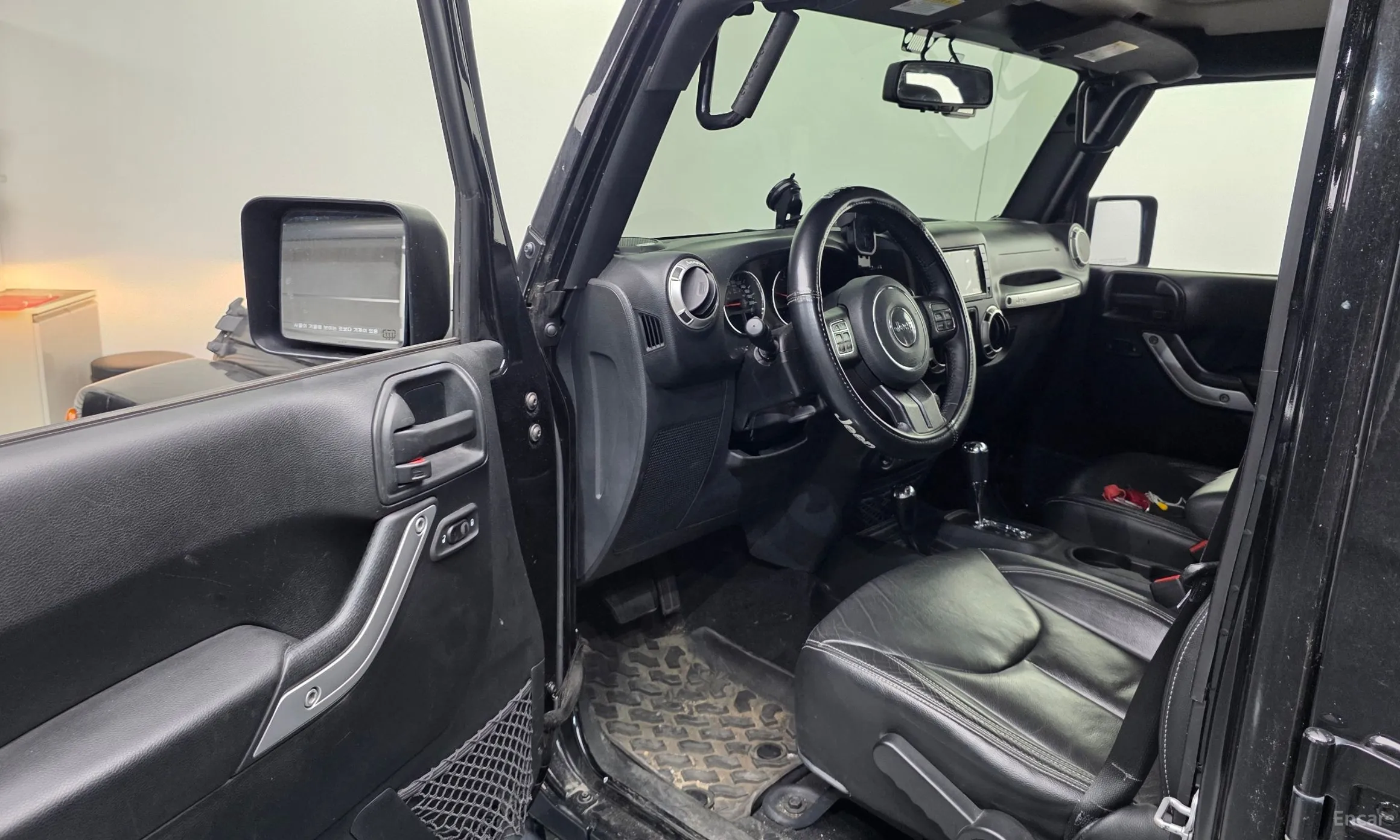 Jeep Wrangler (JK) превью 10
