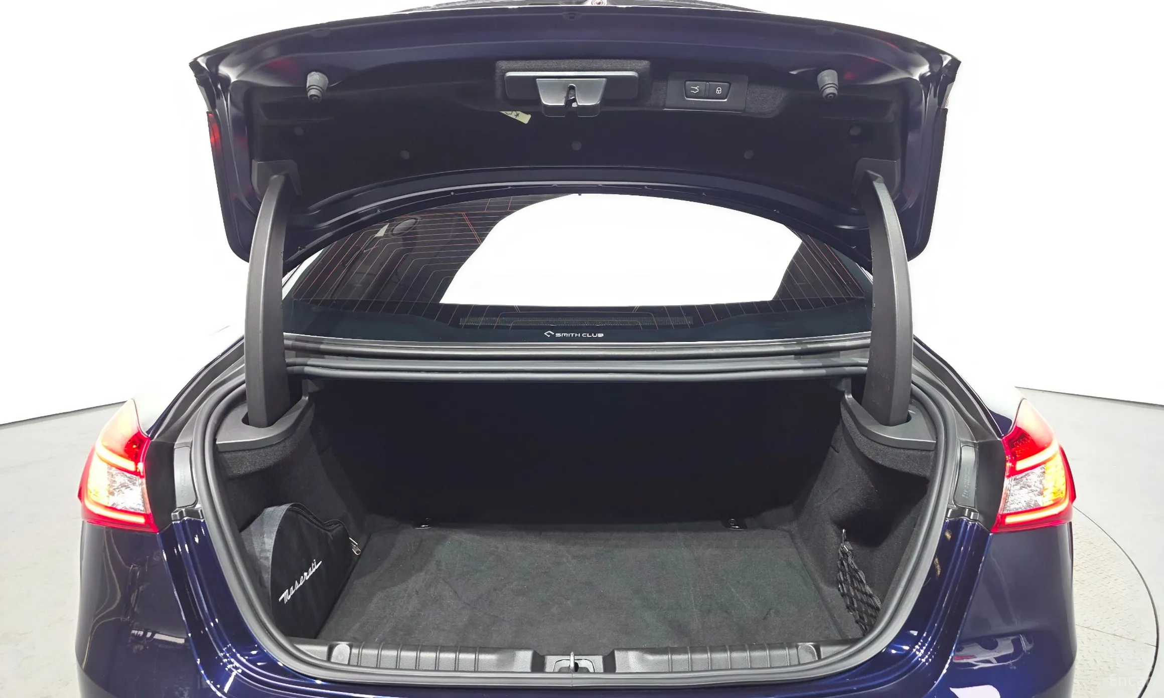 Maserati Ghibli превью 19