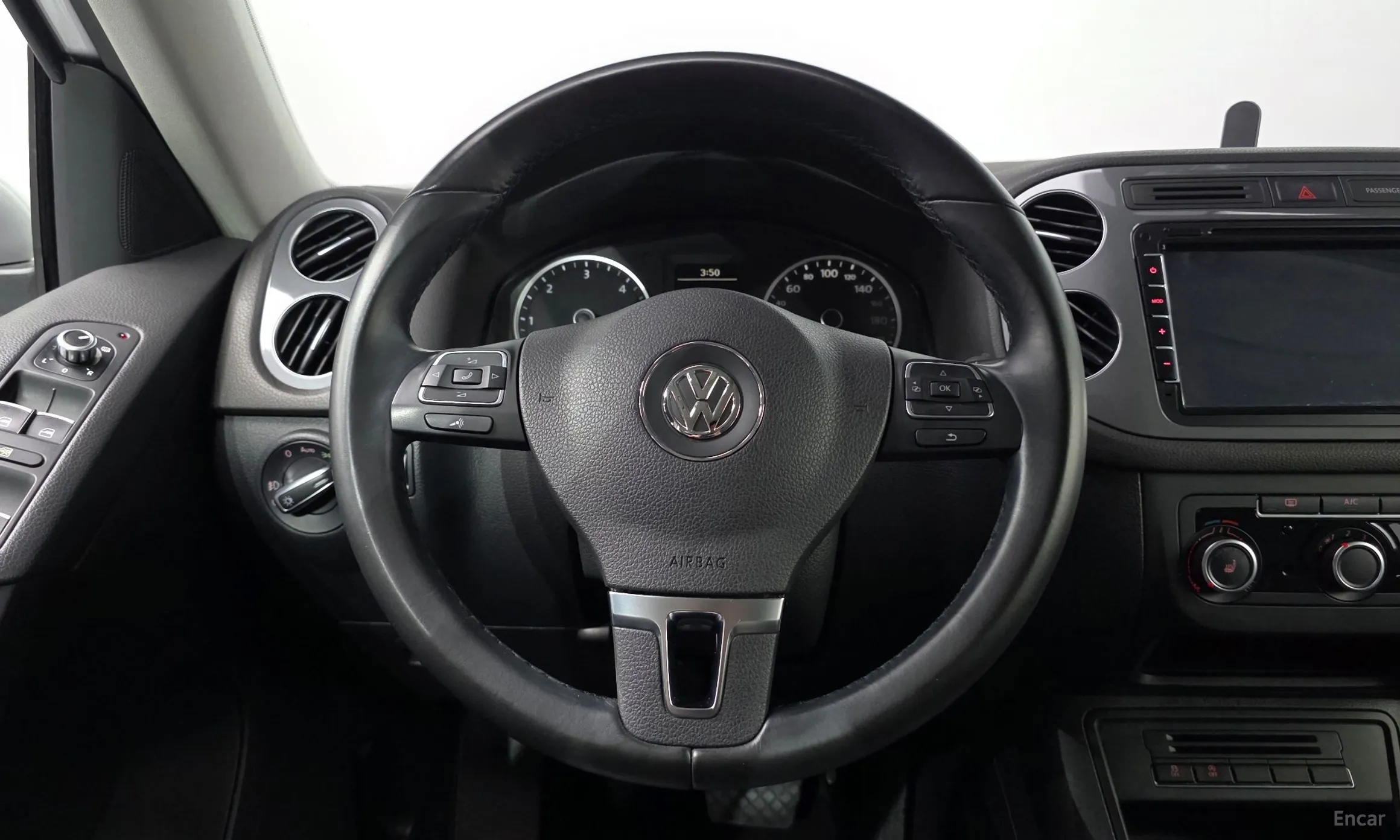 Volkswagen New Tiguan превью 13