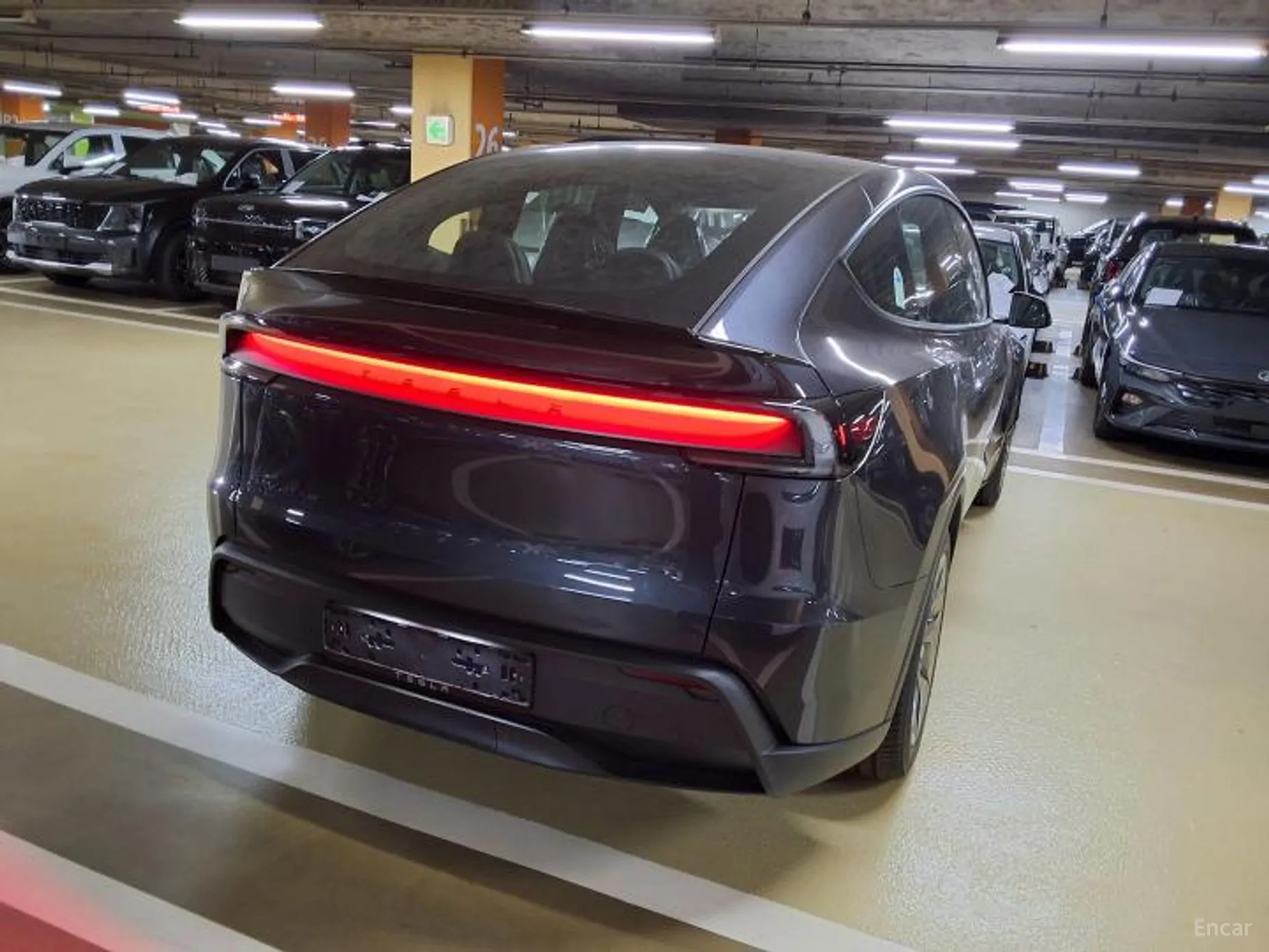 Tesla Model Y превью 17